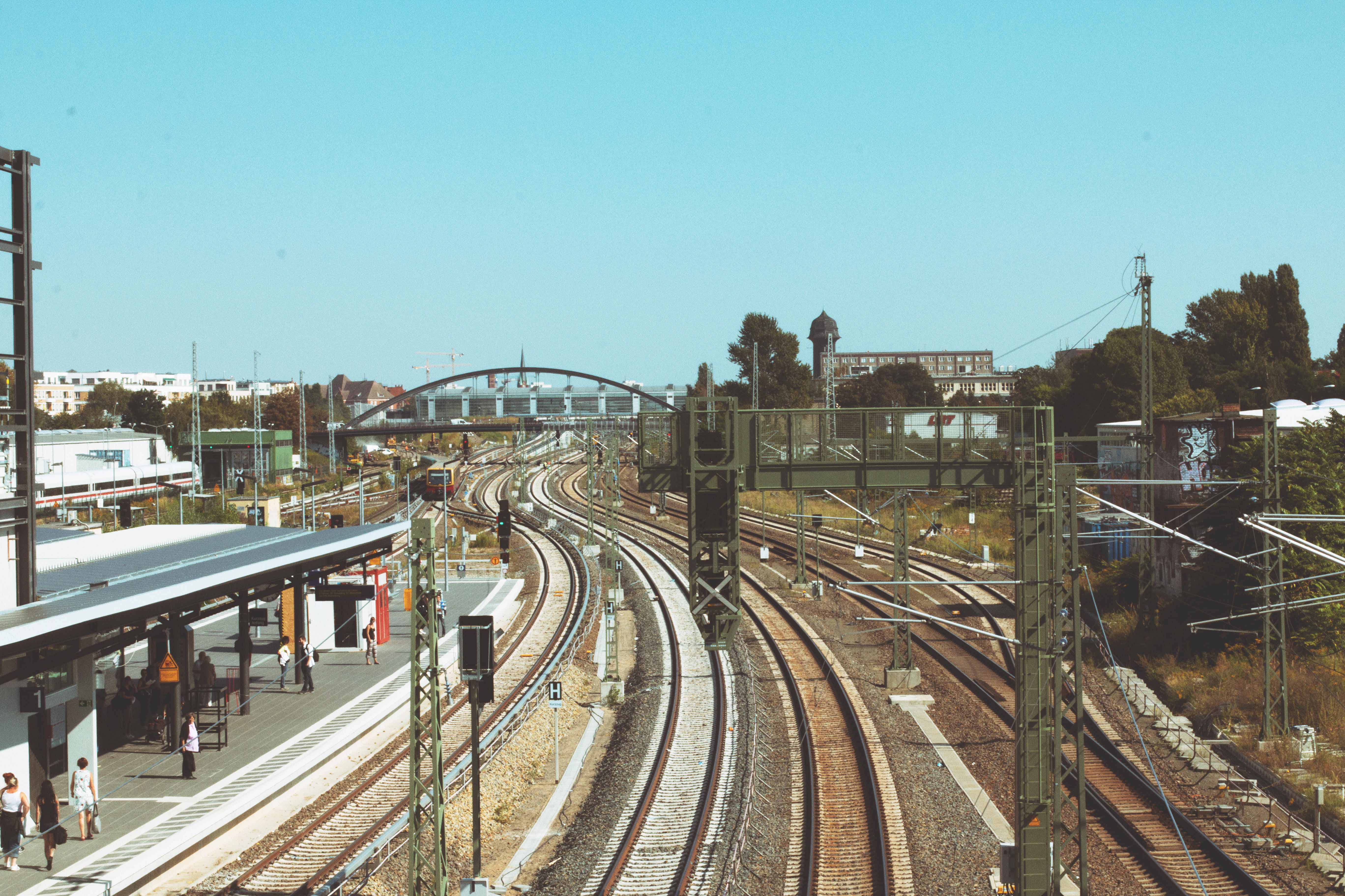building exterior, built structure, station, sky, clear sky, rail transportation, train, track, berliners, no people, germany, train - vehicle, duran, rails, HD Wallpaper
