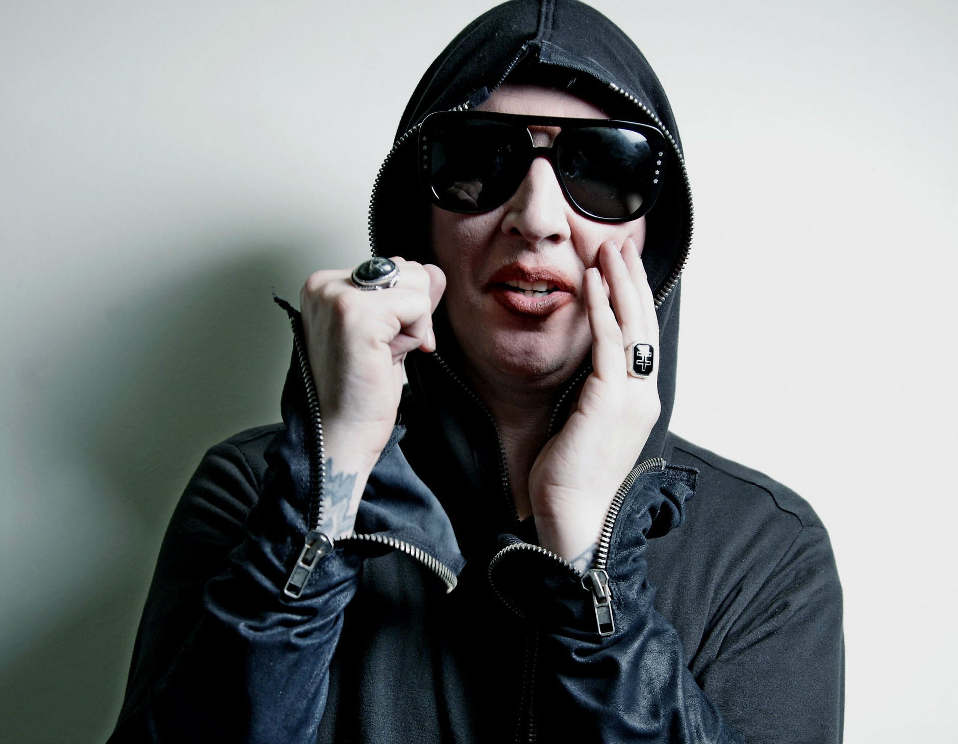 rock, sunglasses, 720P, shock, gothic, industrial, metal, marilyn, heavy, manson, glam, HD Wallpaper