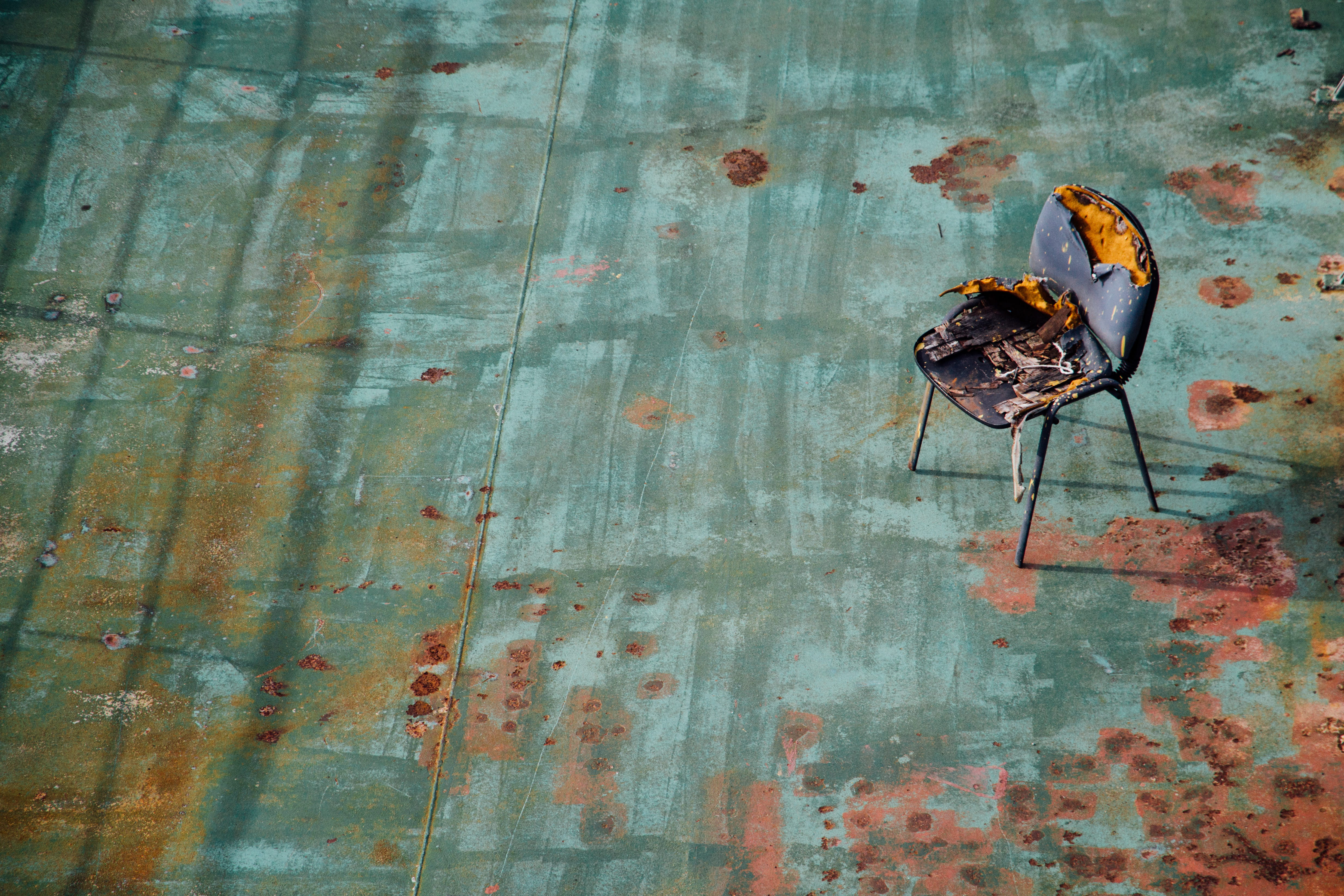 chair, abandoned, metal, built structure, 4K, weathered, no people, rust, ruined, old, damaged, backgrounds, broken, destroyed, close-up, outdoors, decline, HD Wallpaper