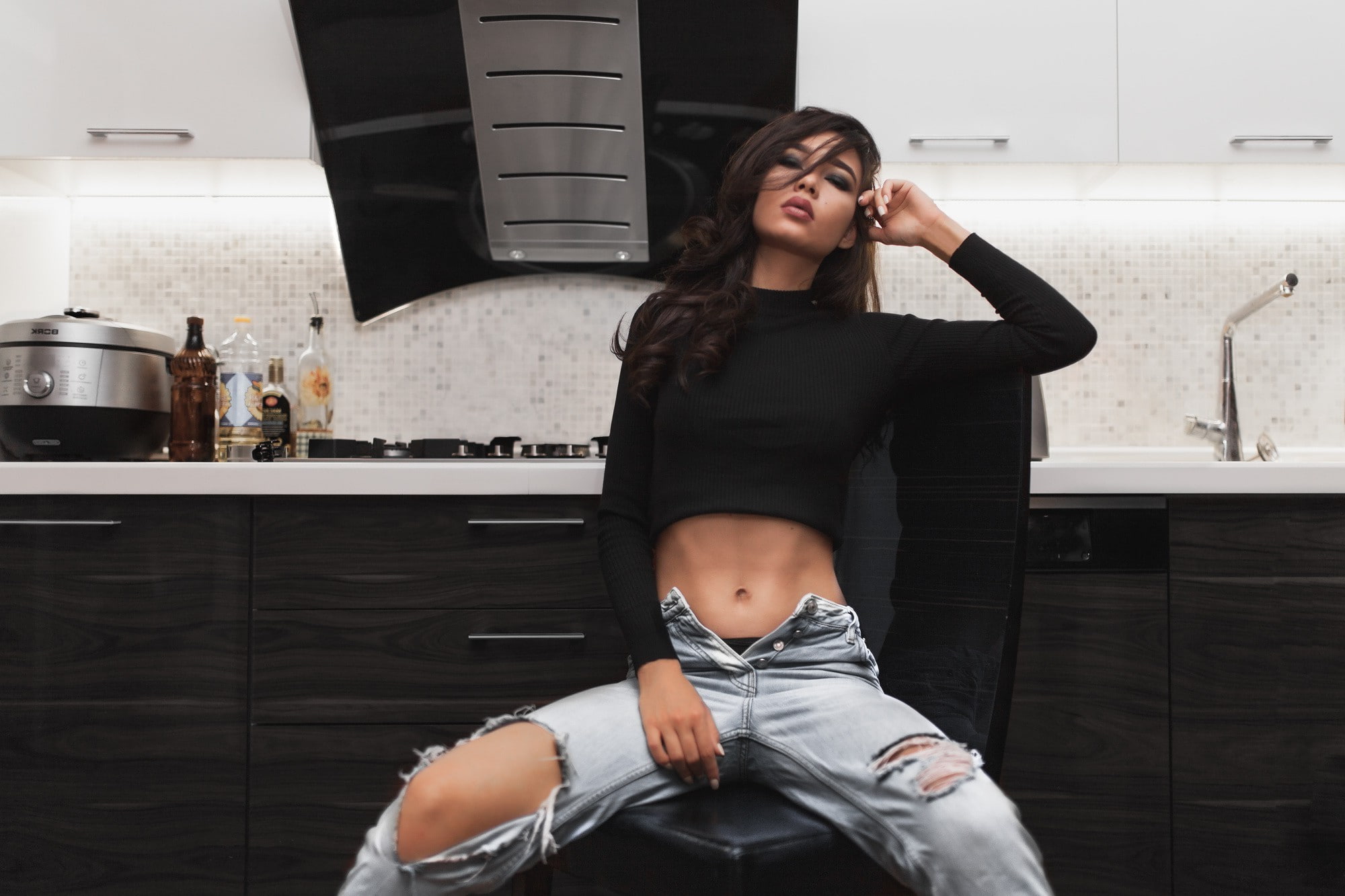 Unbuttoned, Torn Jeans, Looking At Viewer, women, 1080P, sitting, Skinny, pants, HD Wallpaper