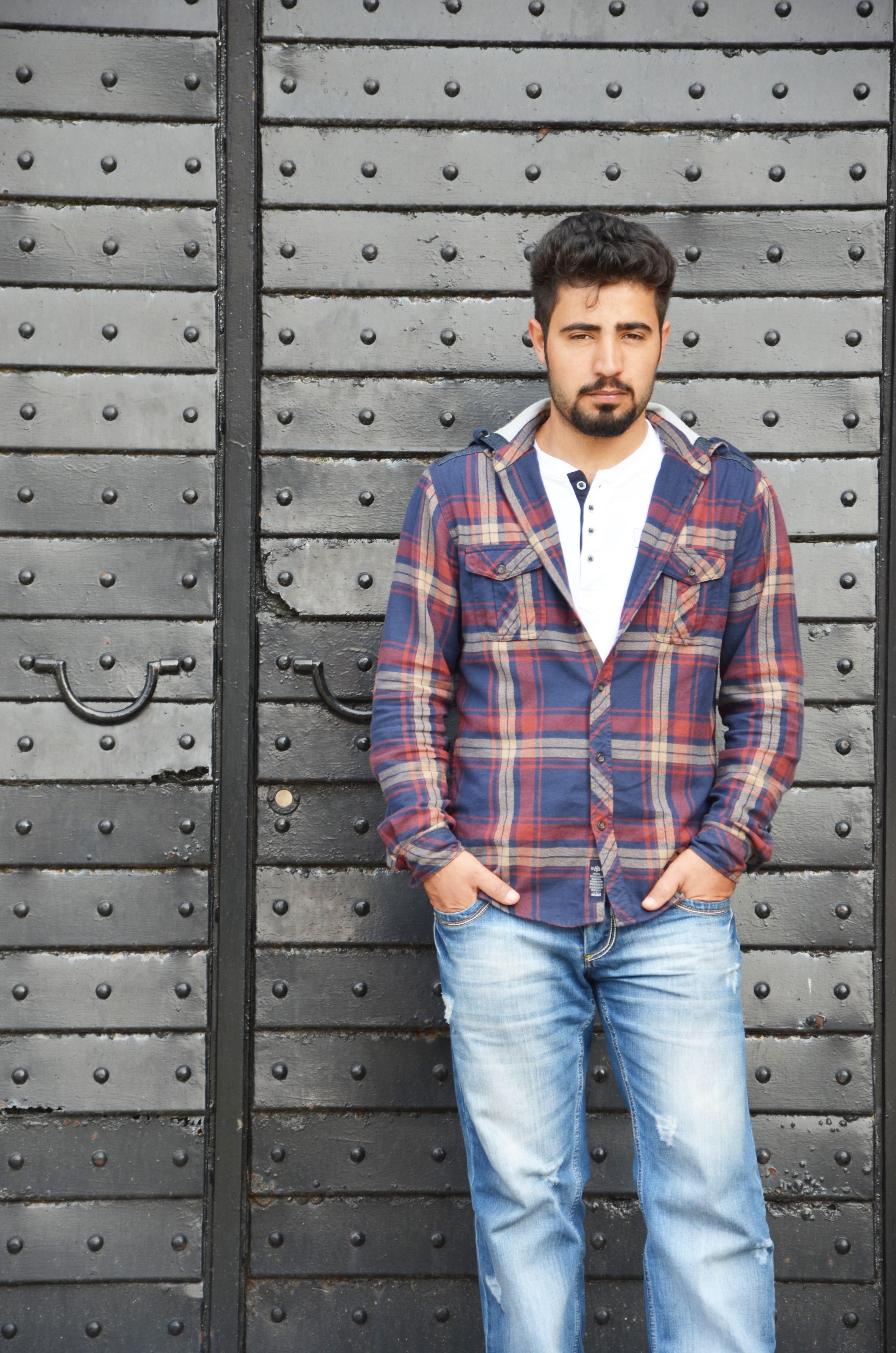 young men, day, three quarter length, confidence, rhythm, one person, standing, front view, bar, handsome, canon, portrait, looking at camera, casual clothing, Phone HD Wallpaper
