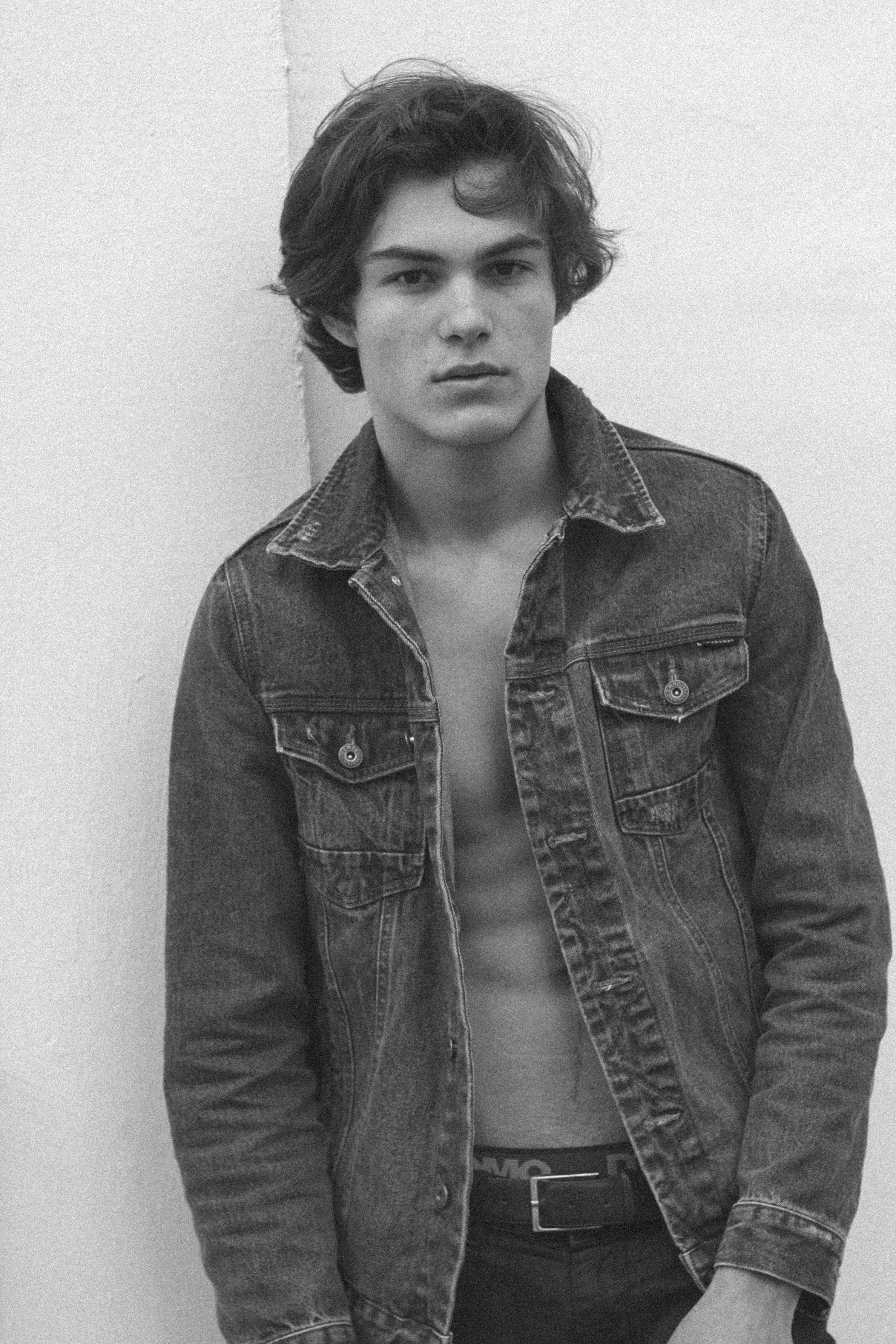 jacket, retro, hairstyle, music, teenager, grayscale, casual clothing, young adult, denim, facial expression, jeans, handsome, fine-looking, male, fully unbuttoned, Phone HD Wallpaper