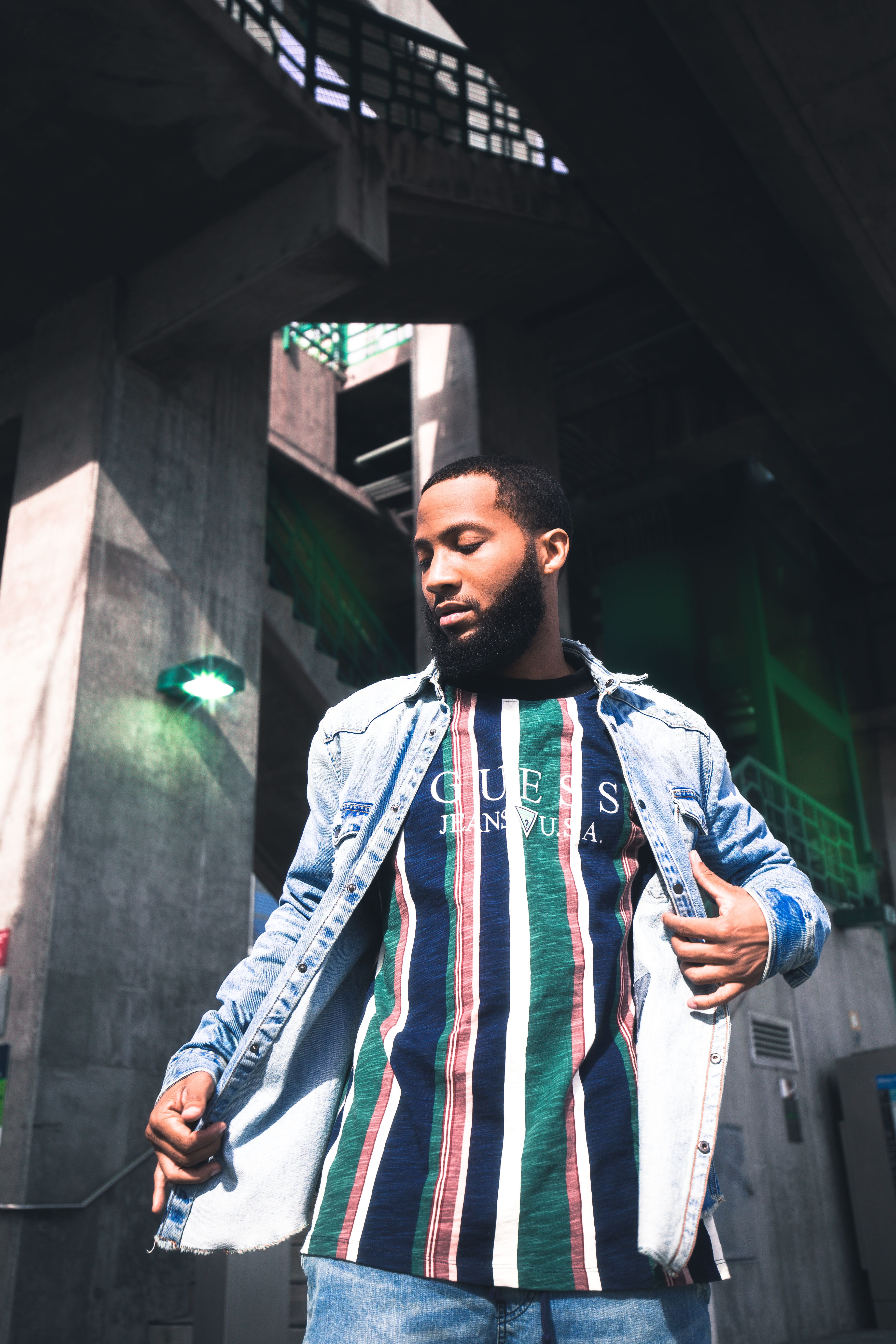 denim, male, real people, three quarter length, portrait, clothing, built structure, young adult, wall, young men, architecture, 5K, leisure activity, Phone HD Wallpaper