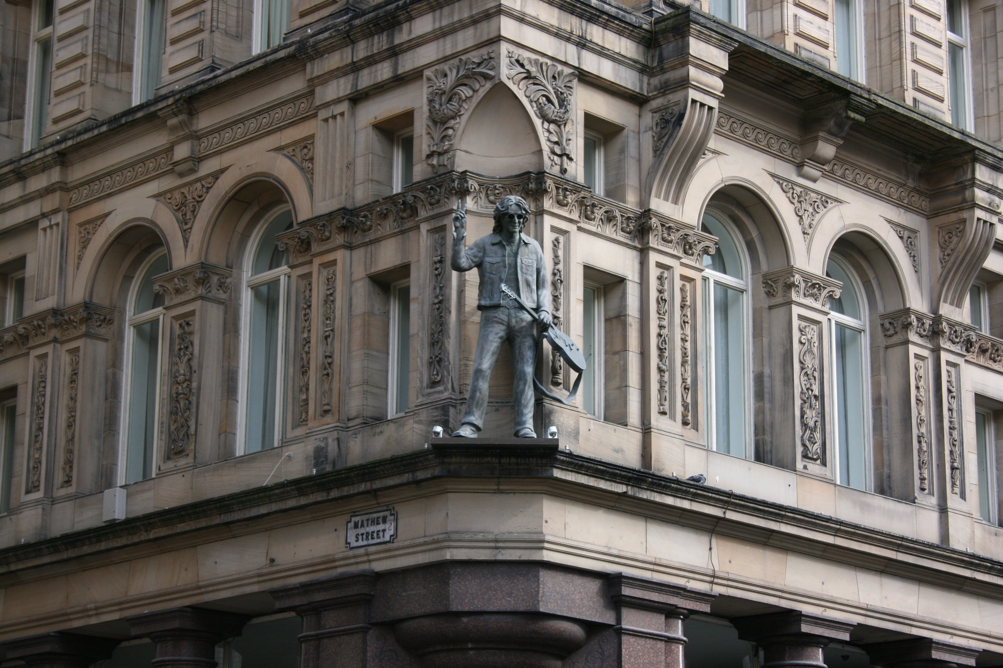 travel destinations, building exterior, mathew street, 4K, architectural column, arch, statue, no people, daytime, john lennon, liverpool, hard days night hotel, HD Wallpaper
