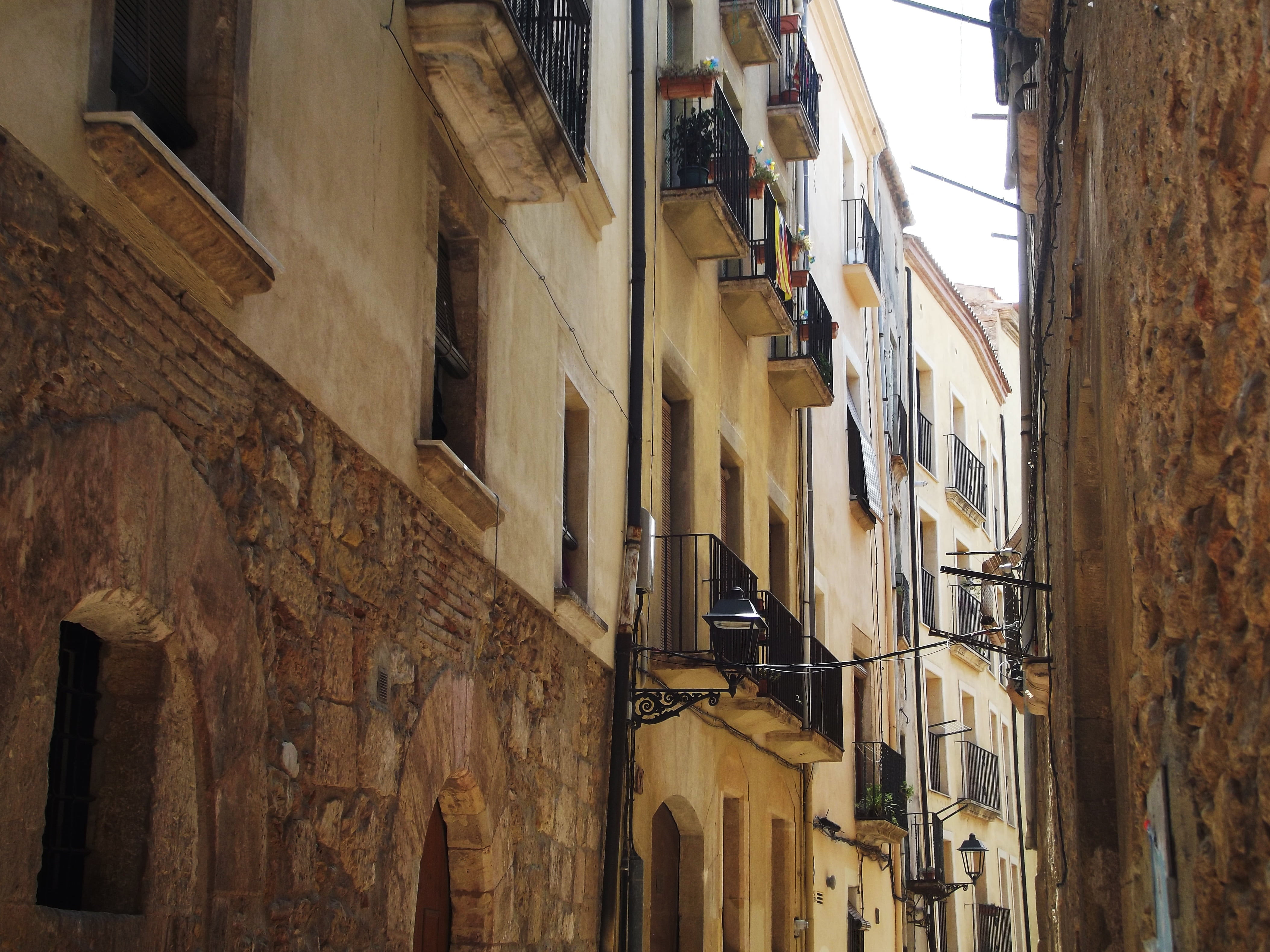 electric lamp, apartment, lighting equipment, low angle view, residential district, spain, town, house, narrow, architecture, outdoors, sky, building exterior, HD Wallpaper