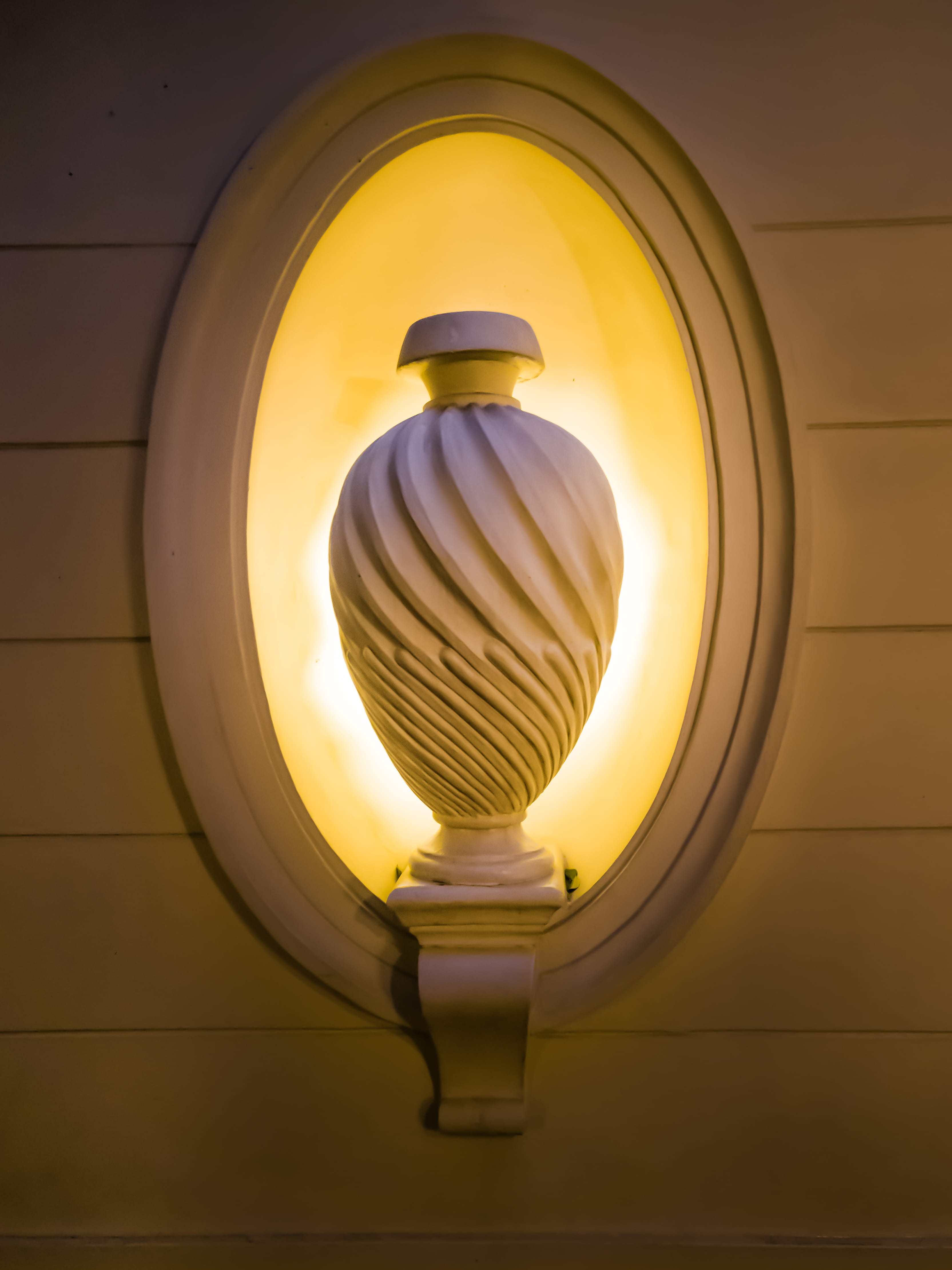 glow, design, no people, wall - building feature, technology, nepal, illuminated, indoors, s3, garden of dreams, light fixture, electric light, vase, glass - material, Phone HD Wallpaper