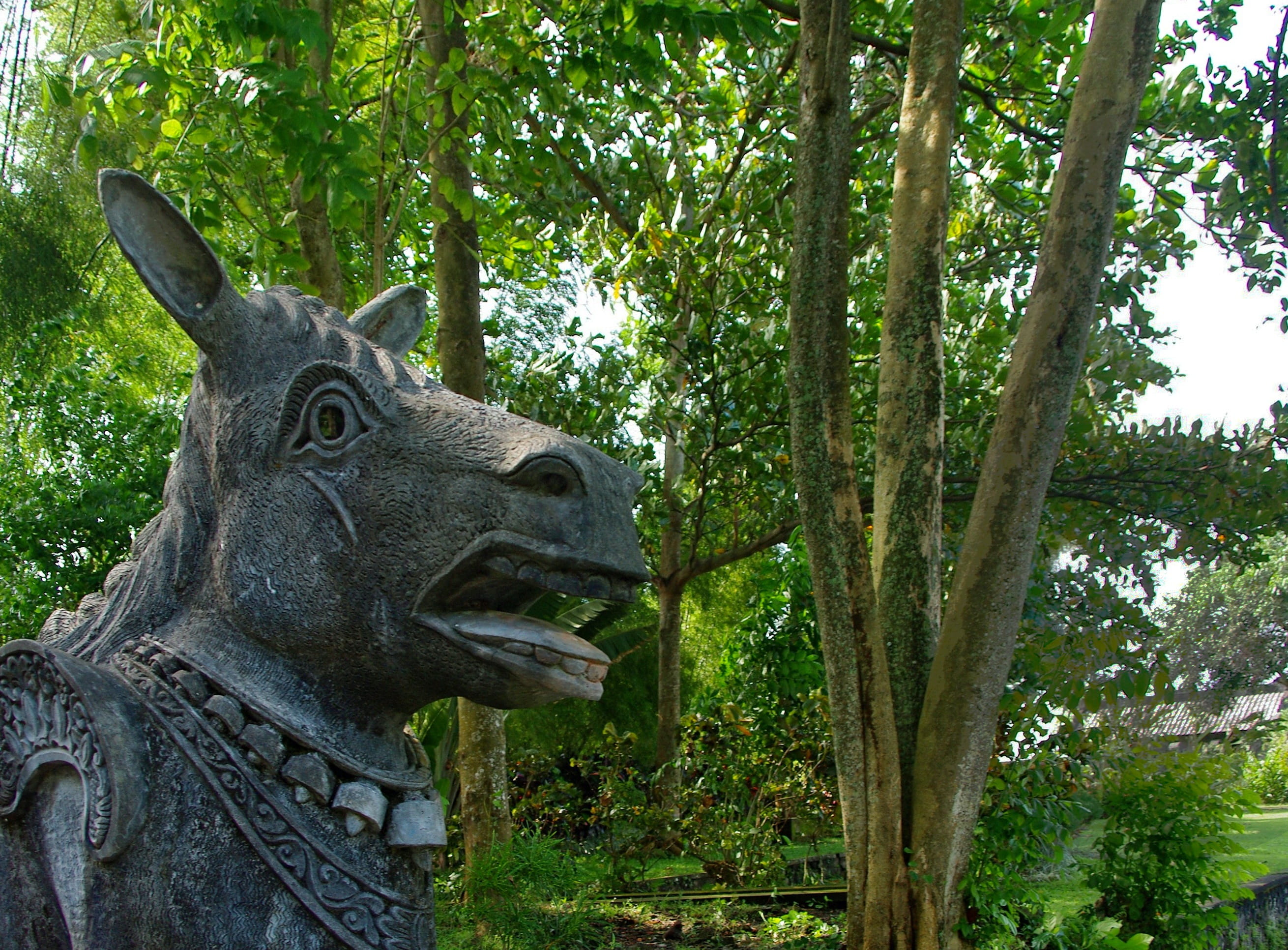 sculpture, 2K, no people, green color, craft, statue, day, growth, animal, bali, animal themes, representation, nature, animal wildlife, animal head, statues, HD Wallpaper