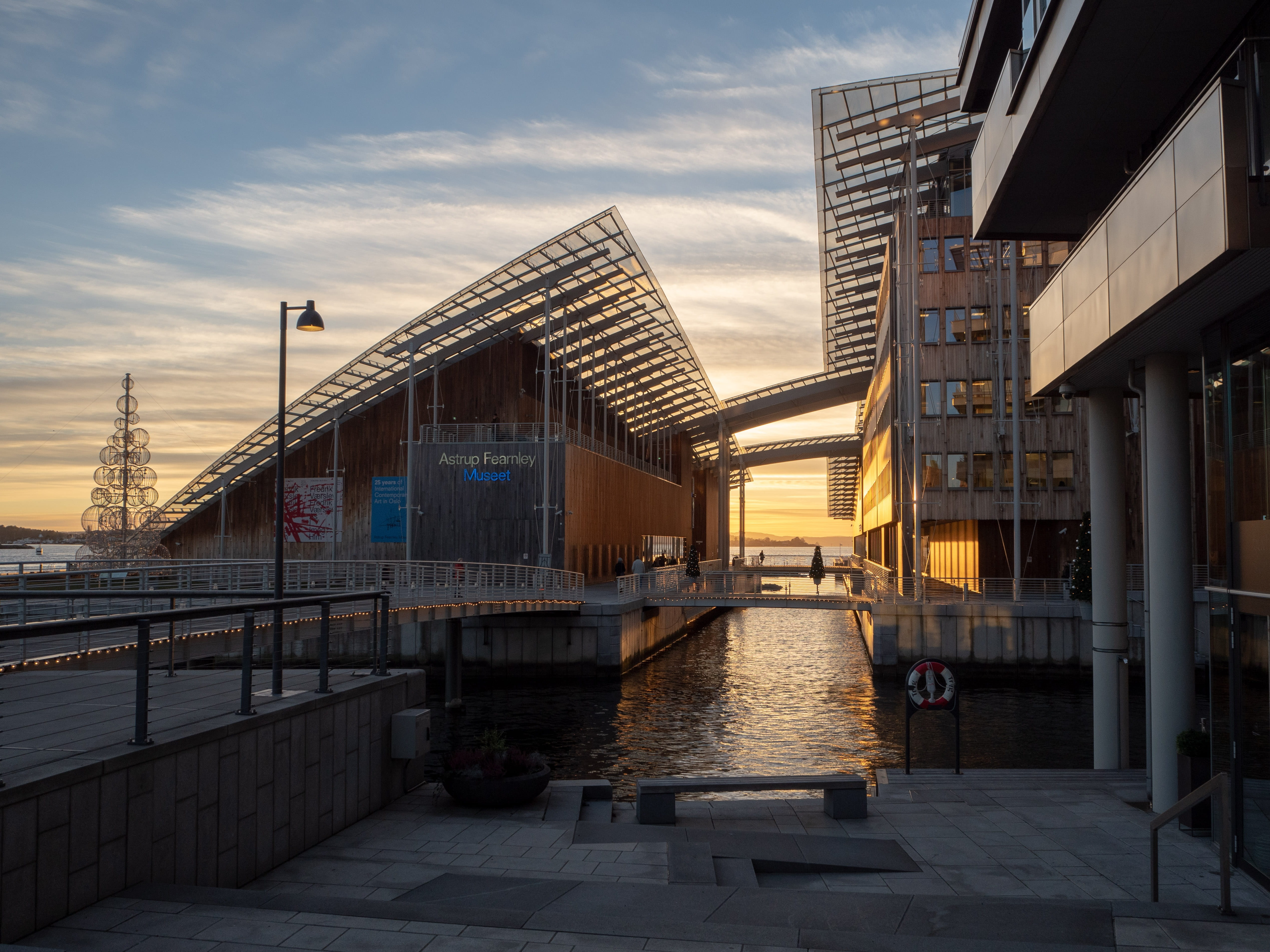 december, office building exterior, museum of fine arts, 4K, outdoors, bridge, river, built structure, no people, art, city, transportation, building exterior, HD Wallpaper