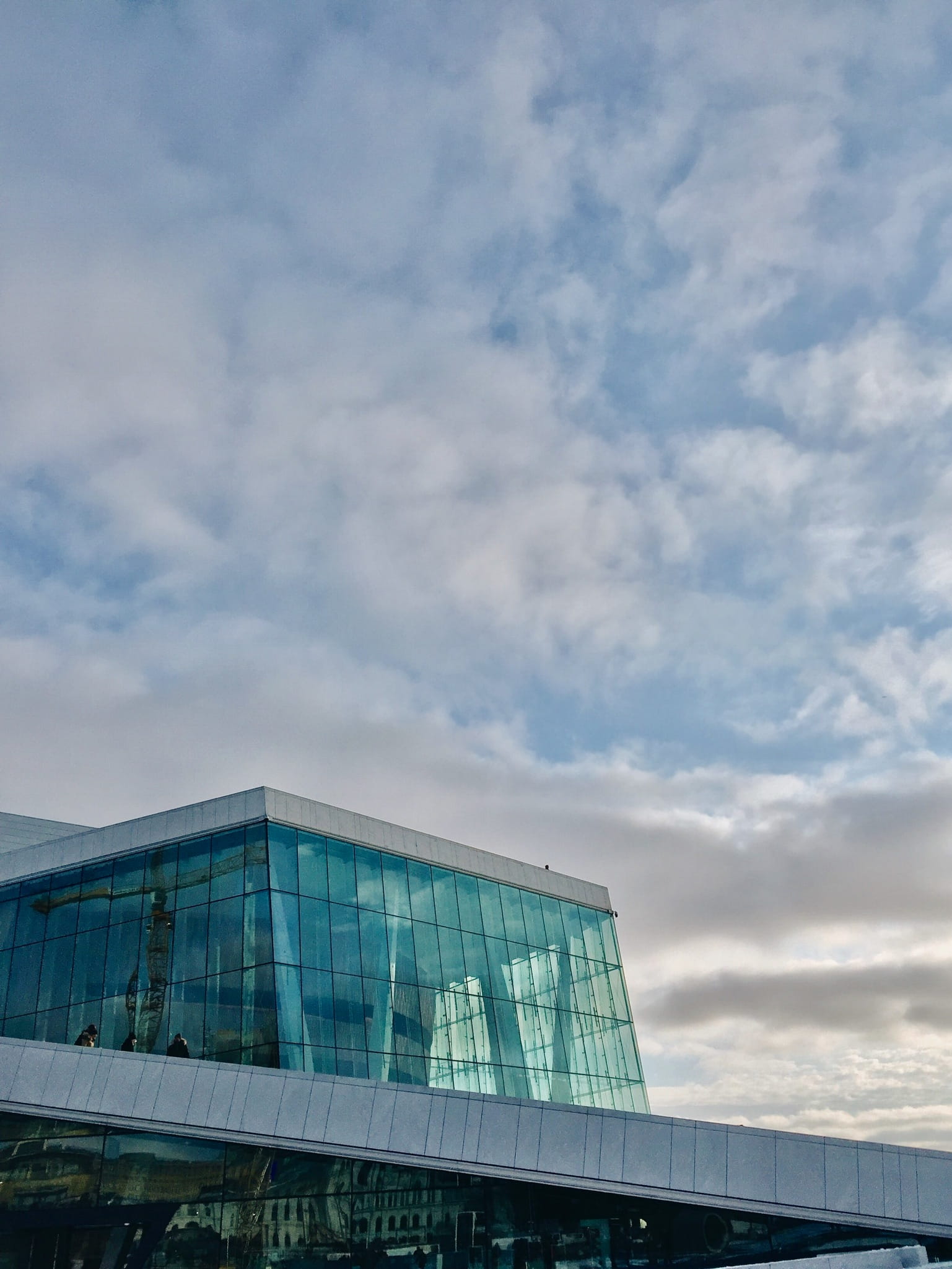 modern, operahuset i oslo, nature, built structure, low angle view, industry, building exterior, outdoors, cloud - sky, blue, norge, minimalist, white, Phone HD Wallpaper