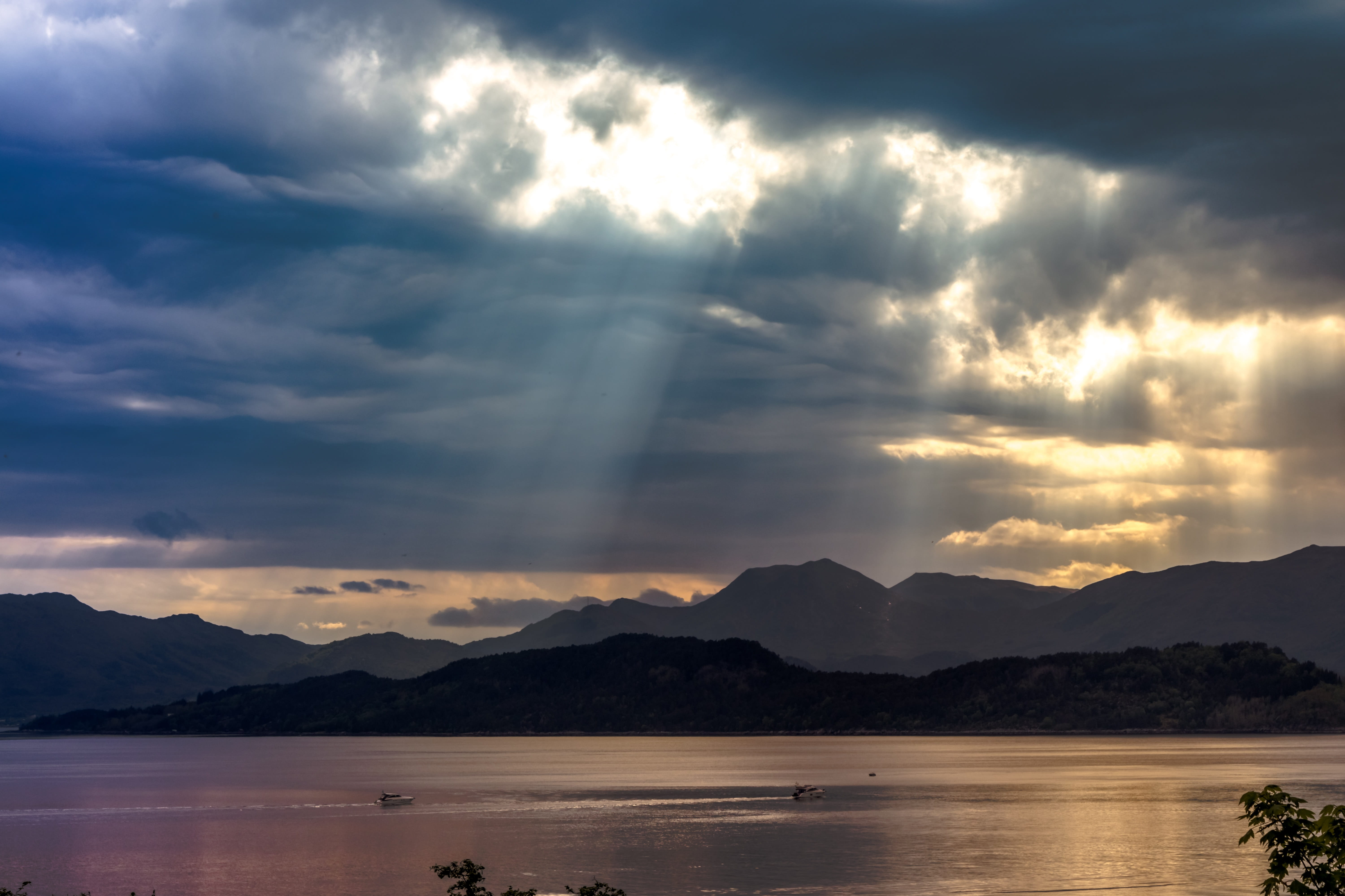 scenery, sunbeam, scenics - nature, cloud - sky, nature, outdoors, non-urban scene, mountains, beauty in nature, tranquility, amazing, the sun, norge, norway, HD Wallpaper