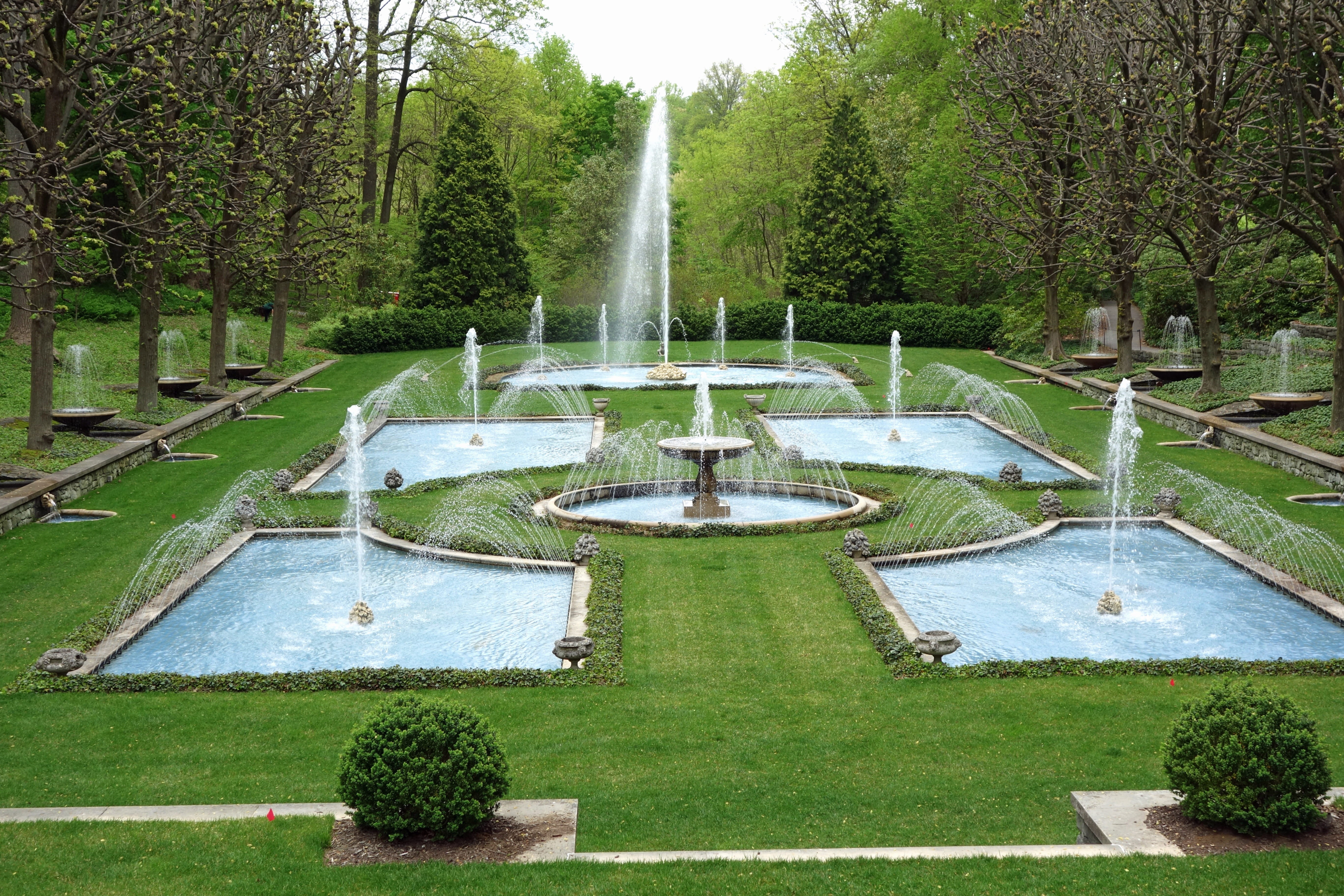 formal Garden, flowing water, green Color, no People, 5K, tree, tranquility, swimming pool, water fountains, architecture, lawn, scenics - nature, park, HD Wallpaper