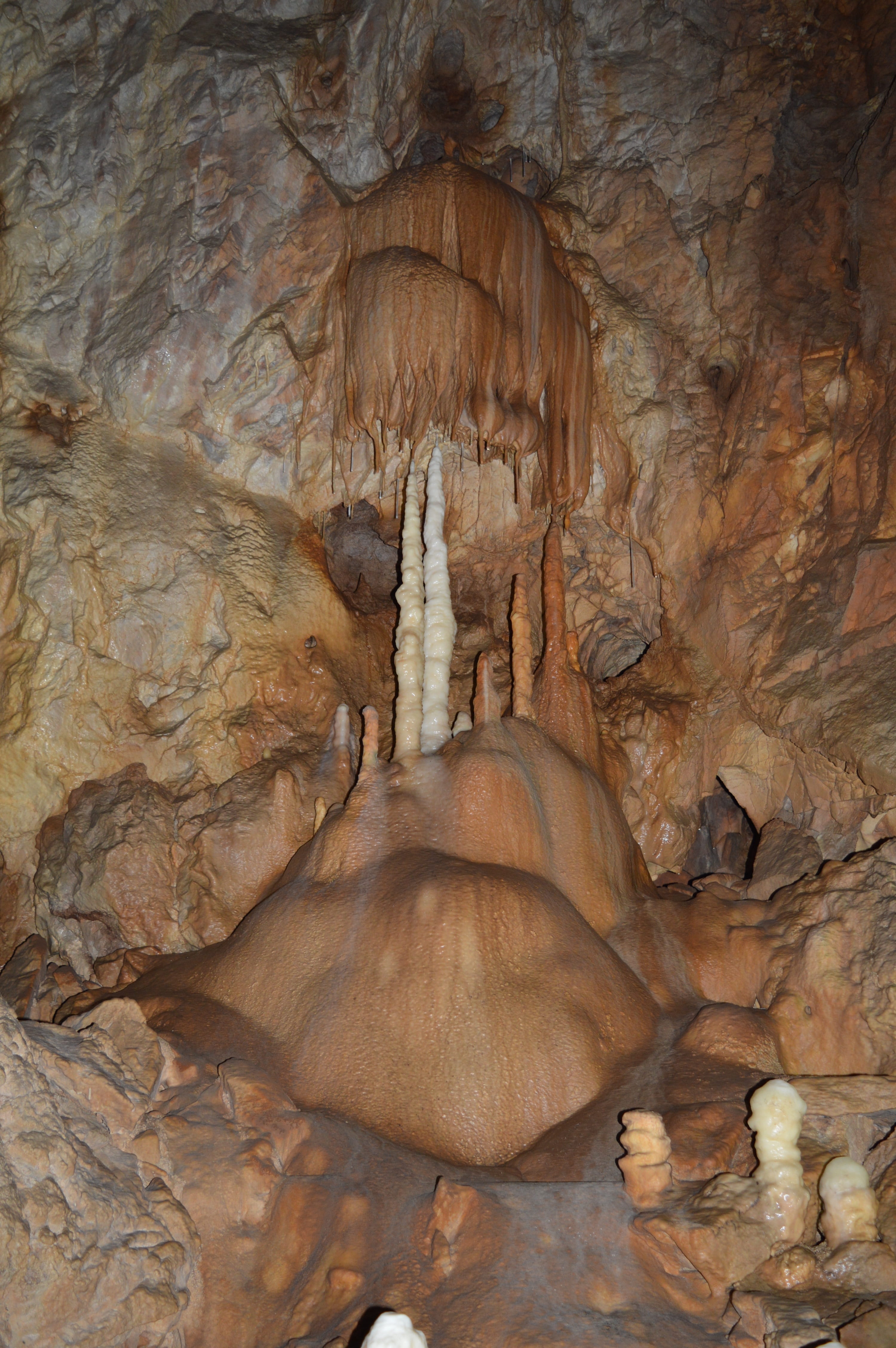 stalagmite, rock, rough, eroded, solid, rock formation, outdoors, no people, textured, arid climate, physical geography, drip stone formation, low angle view, Phone HD Wallpaper