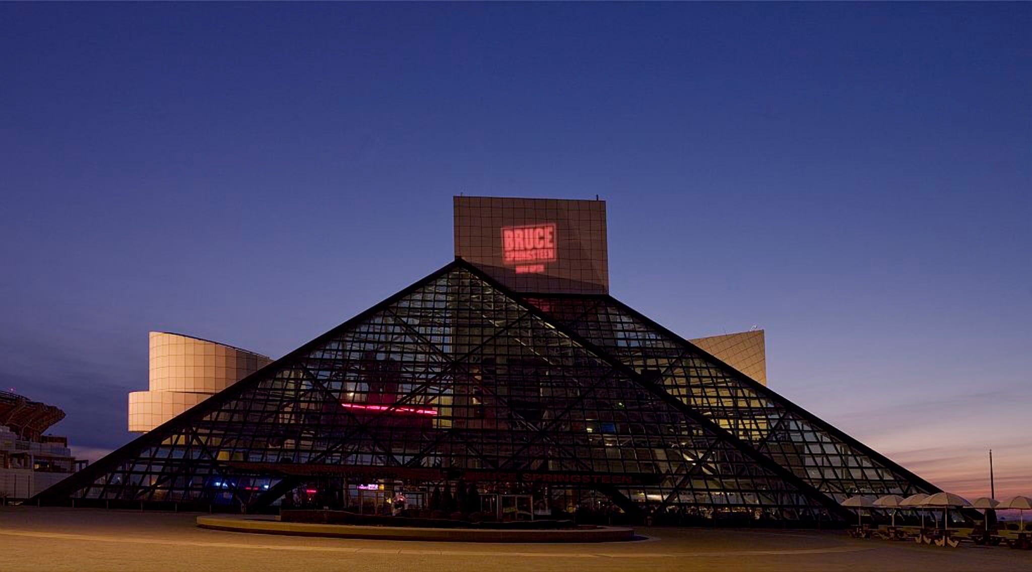 tourist attraction, modern, city, rock, building Exterior, music, entertainment, no people, office building exterior, hour, triangle shape, 1080P, evening, HD Wallpaper