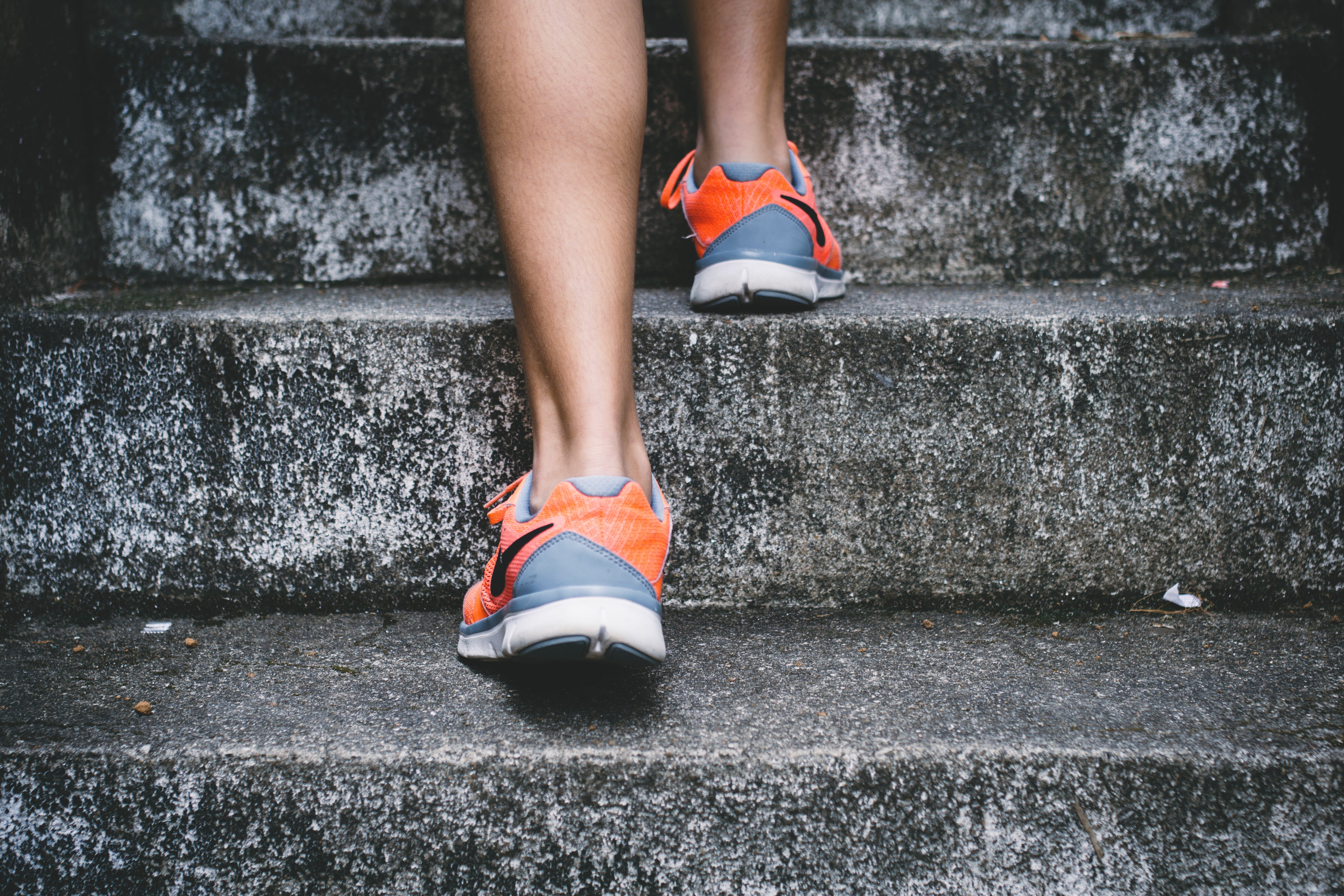 5K, water, shorts, daytime, people, city, body part, day, lifestyles, feet, nike, lifestyle, human foot, outdoors, shoes, person, stairs, leisure activity, HD Wallpaper