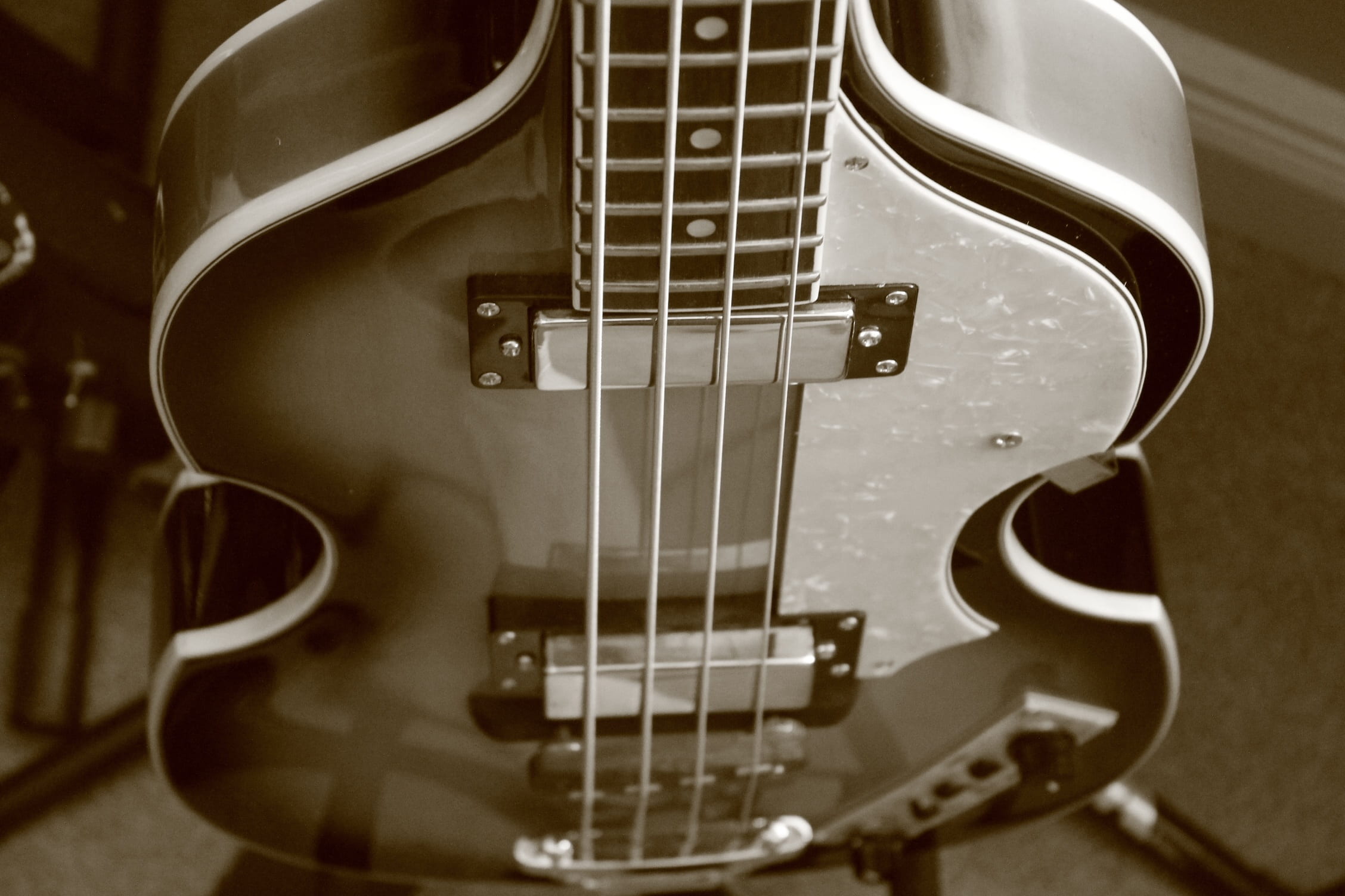 studio shot, guitar, musical instrument, single object, colored background, play, beatles, musical equipment, no people, photo, electric, arts culture and entertainment, HD Wallpaper
