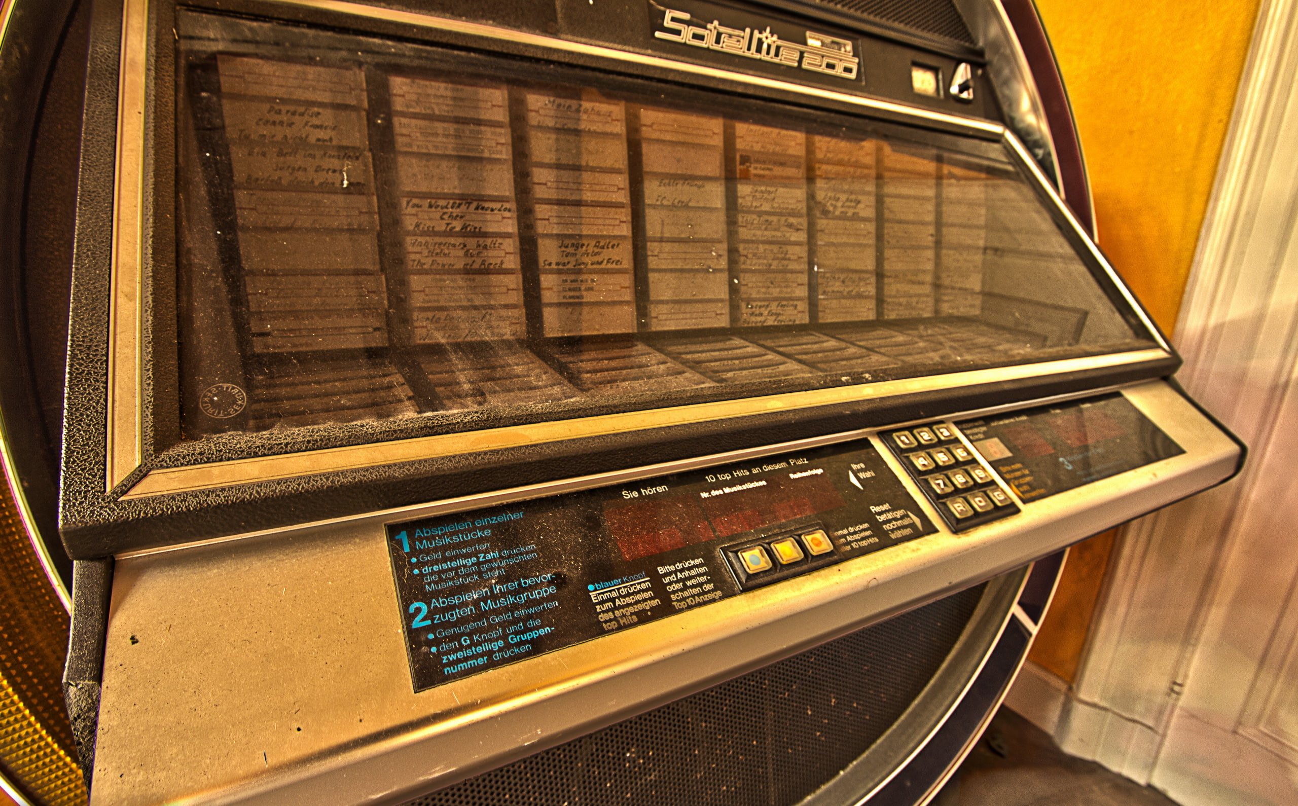 jukebox, Satellite 200, musicplayer, music, abandoned, 2K, HD Wallpaper