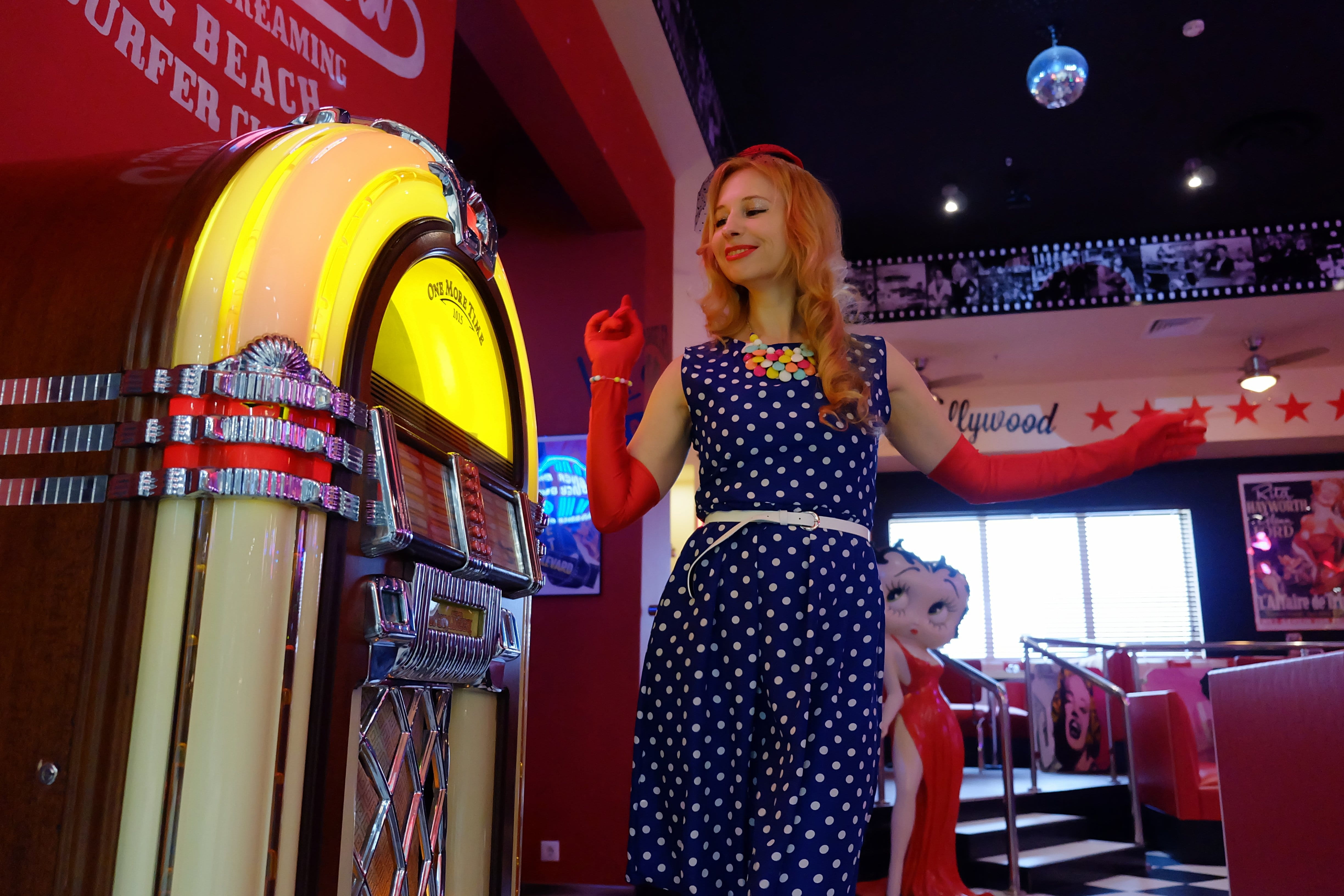 bar, café, nostalgic, one person, chic, beautiful woman, real people, smiling, record, dancing, fun, nostalgia, arts culture and entertainment, young women, HD Wallpaper