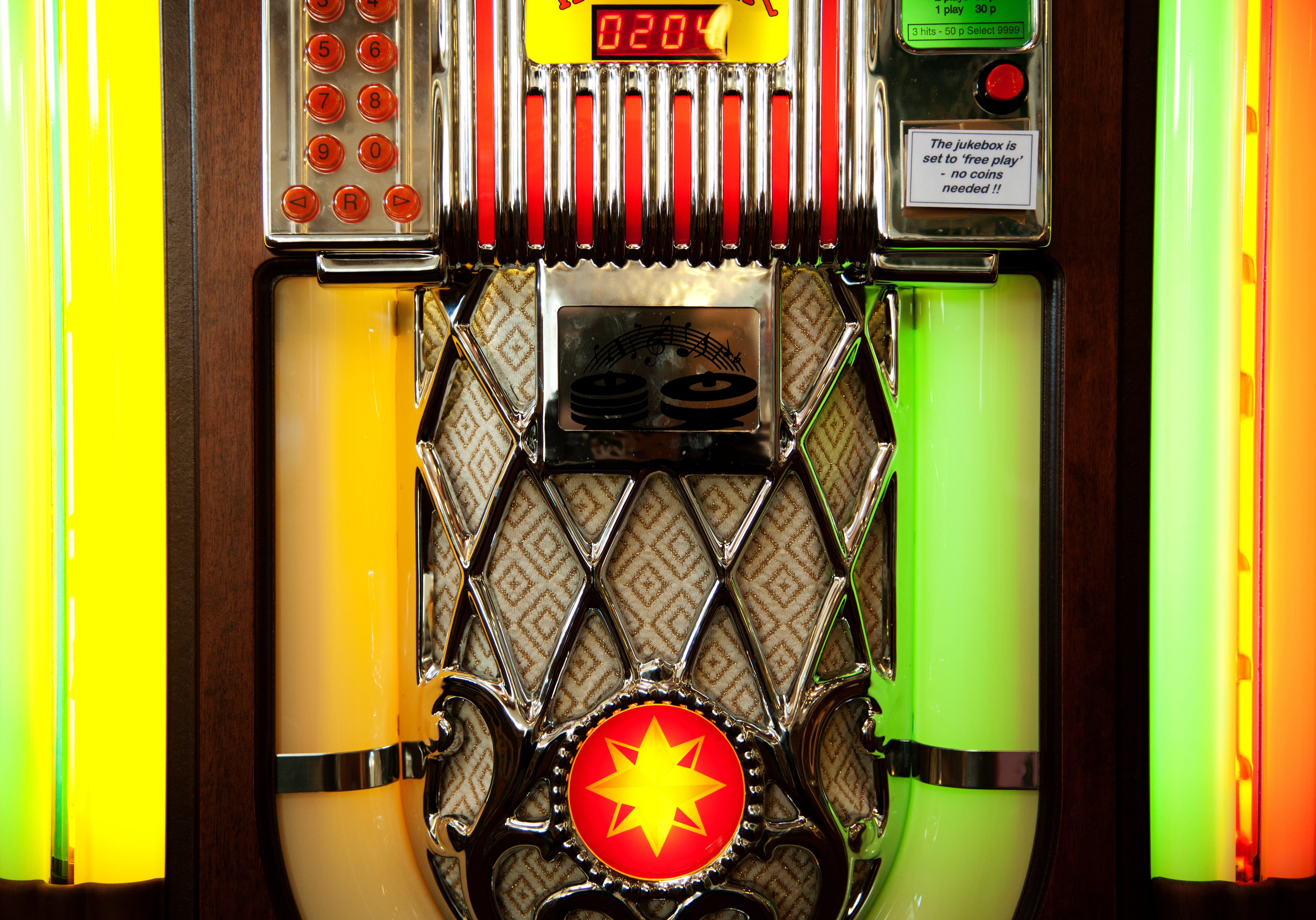 door, Electronic, machine, entrance, multi colored, western script, Antique, stereo, indoors, day, player, communication, hits, no people, vintage, close-up, HD Wallpaper