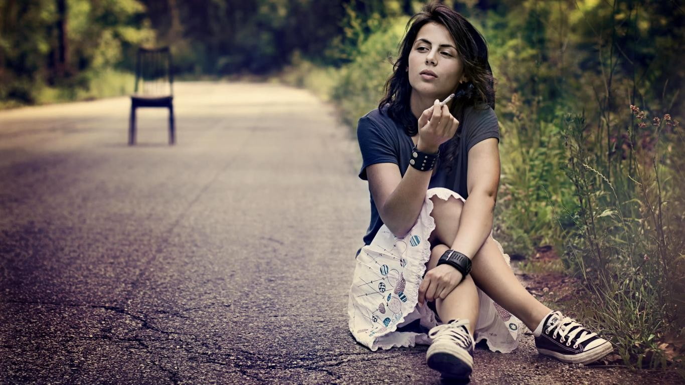 young women, adult, sitting, outdoors, sadness, legs, road, smoking, contemplation, depression - sadness, beautiful people, portrait, model, hairstyle, HD Wallpaper