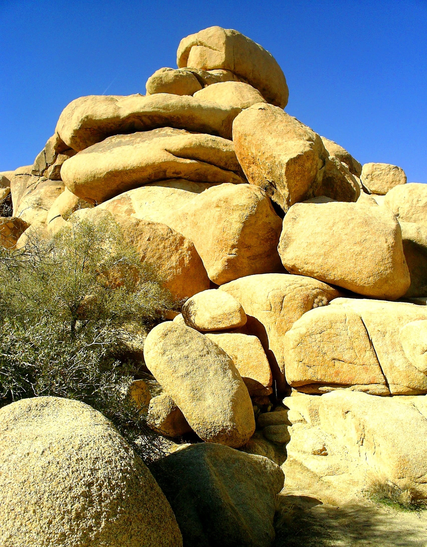 geological, blue, rock, beauty in nature, usa, beautiful, california, formation, boulders, sun, landscape, low angle view, physical geography, steady, desert, Phone HD Wallpaper