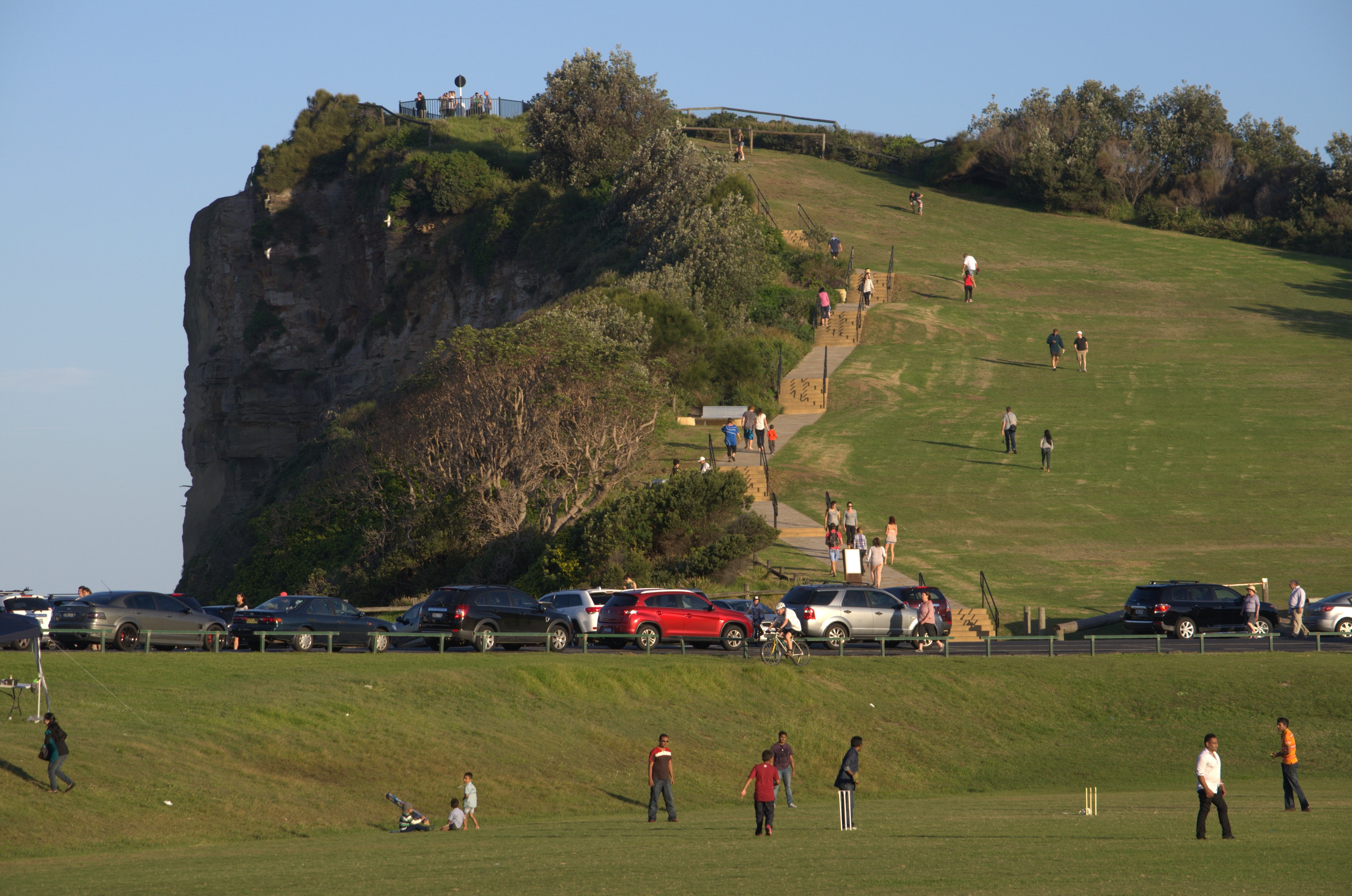 leisure activity, women, central coast, land, cricket, coastal, men, green color, large group of people, transportation, adult, crowd, lifestyles, built structure, HD Wallpaper