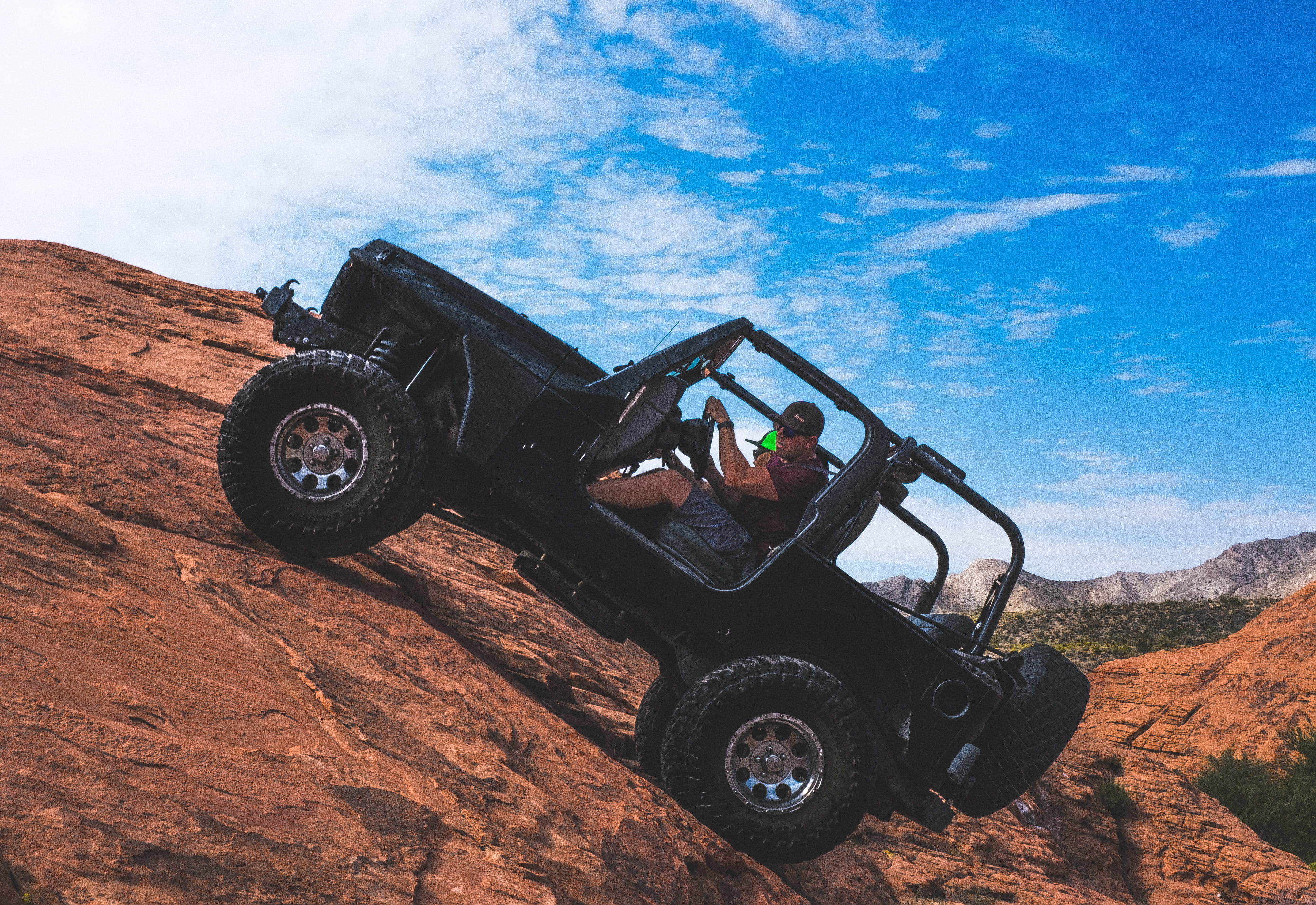 sky, adventure, rock, off road, tire, riding, 4K, day, 4x4, mode of transportation, car, suv, outdoors, untitled, wheel, technology, black, male, jeep, HD Wallpaper