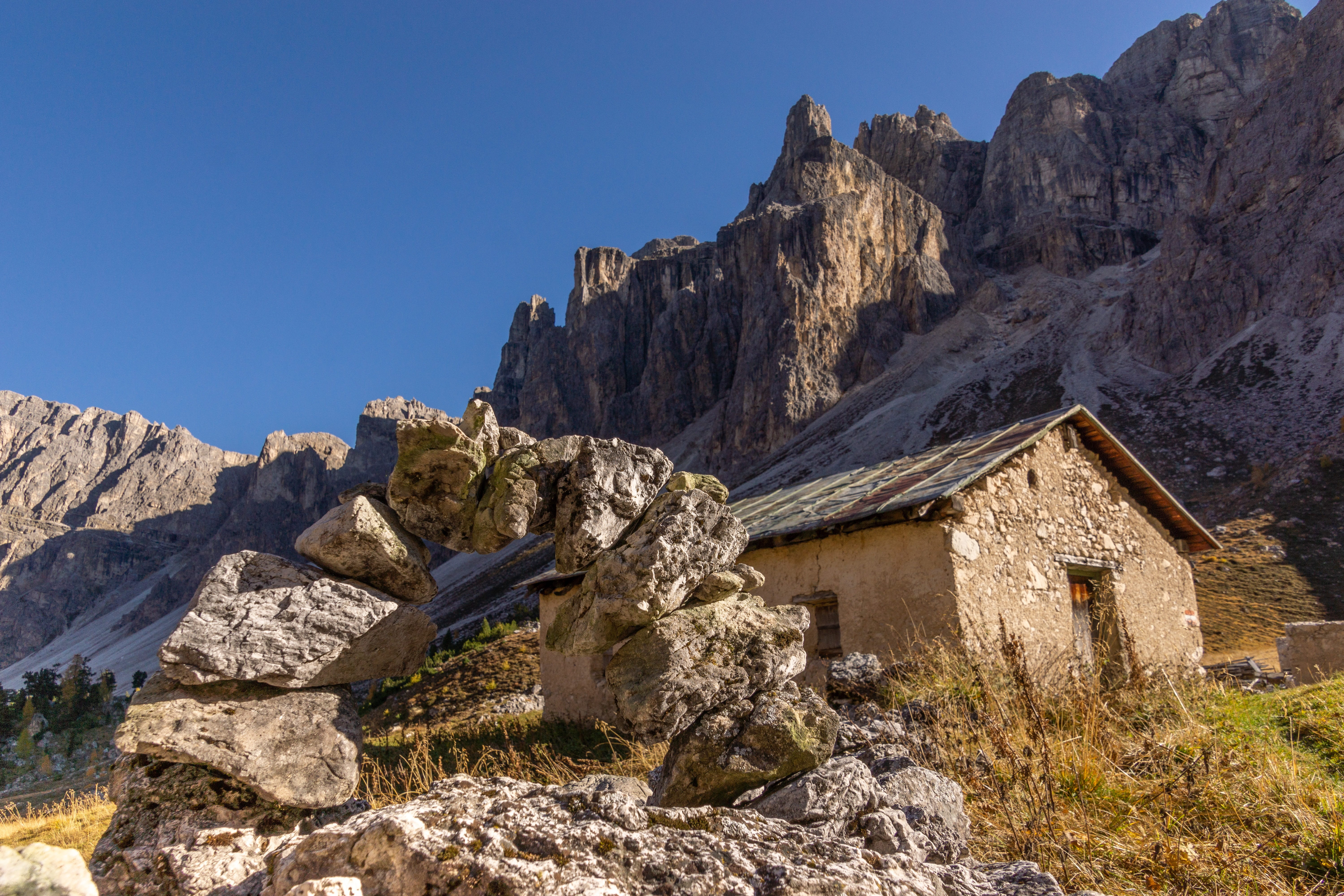 sunlight, salvunantersasc, tranquility, baita, ladinia, summer, italy, mountains, longiarù, rock - object, lungiarü, stones, dolomites, outdoors, salvun future, HD Wallpaper