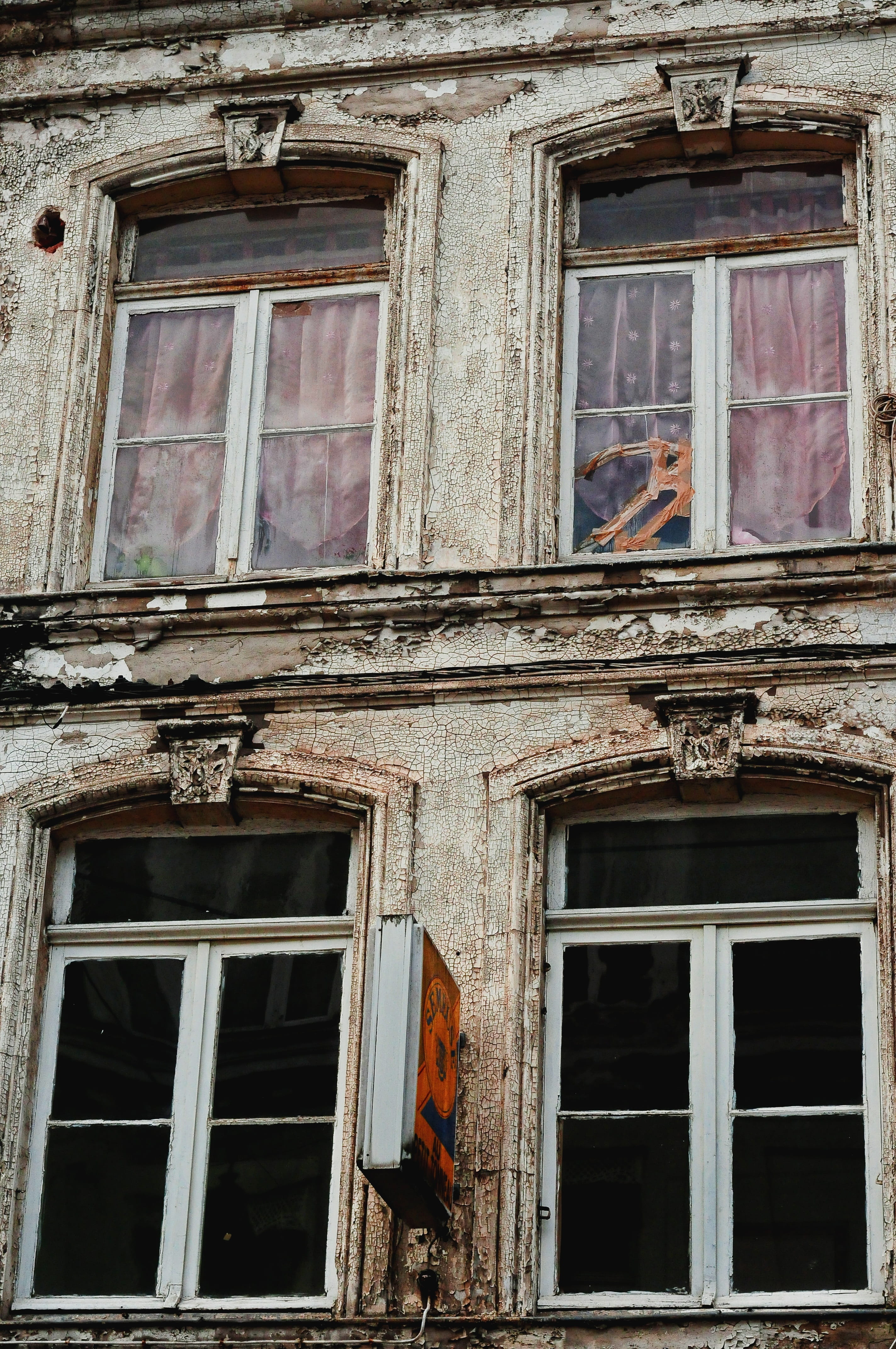 old, run-down, outdoors, district, old lille, ruined, lille, deterioration, renovation, weathered, wood - material, built structure, window frame, 4K, Phone HD Wallpaper