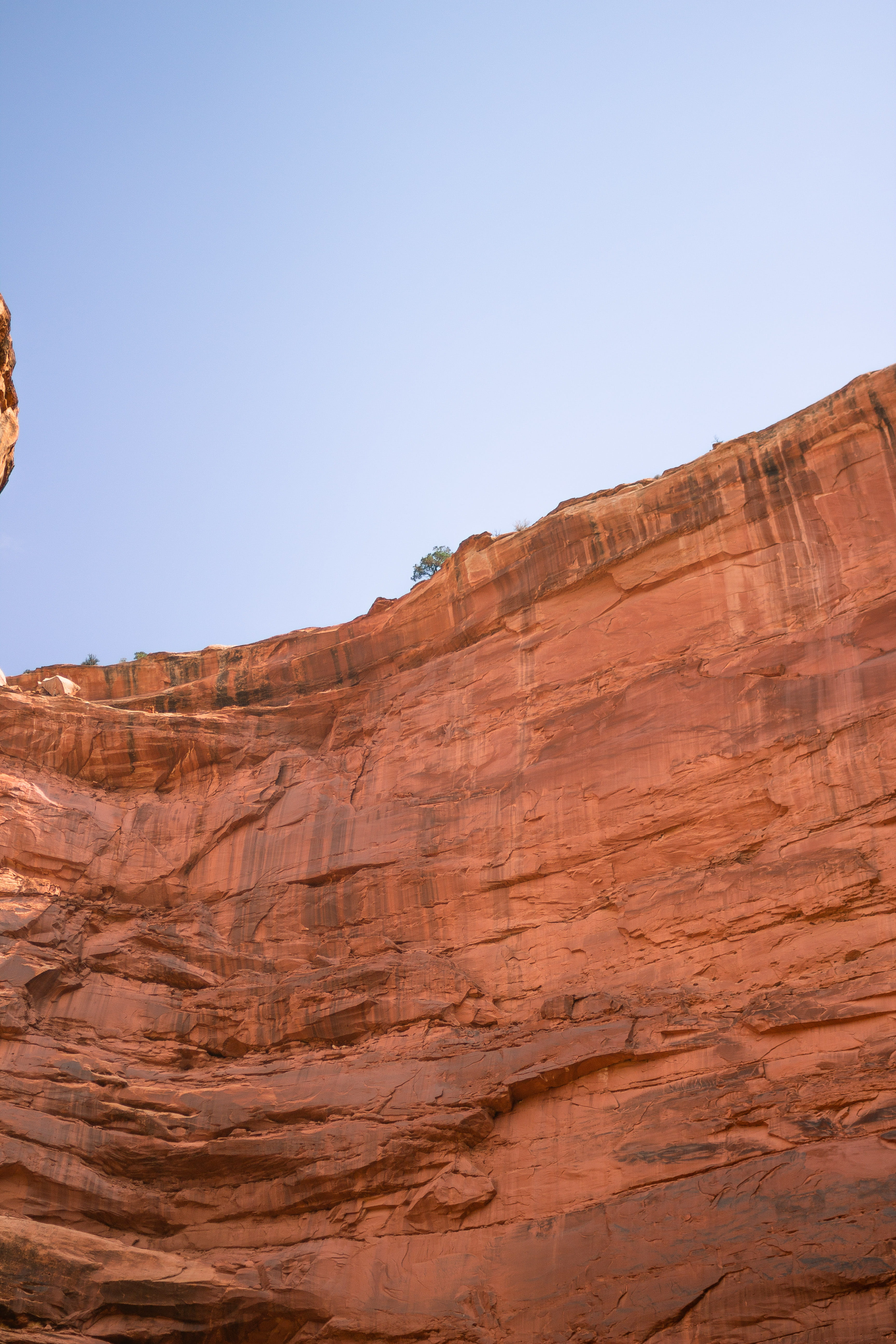 rock formation, eroded, 5K, sandstone, tranquil scene, nature, formation, rock - object, united states, layered, no people, cliff, capitol reef national park, Phone HD Wallpaper