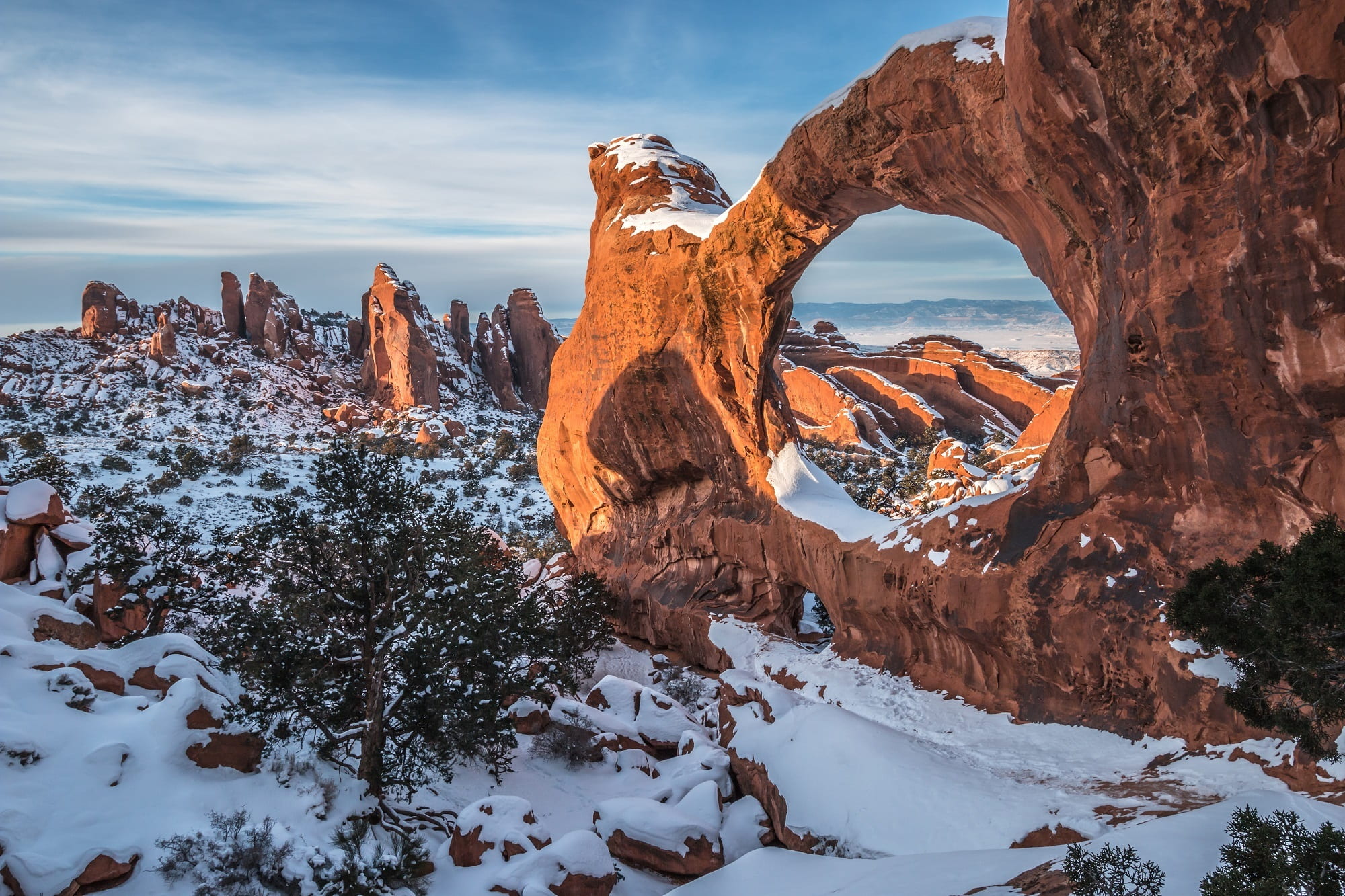 view, tranquility, rock - object, scenic, mountain, beauty in nature, snow, arch, usa, winter, utah, america, sandstone, landscape, scenery, solid, stone, HD Wallpaper