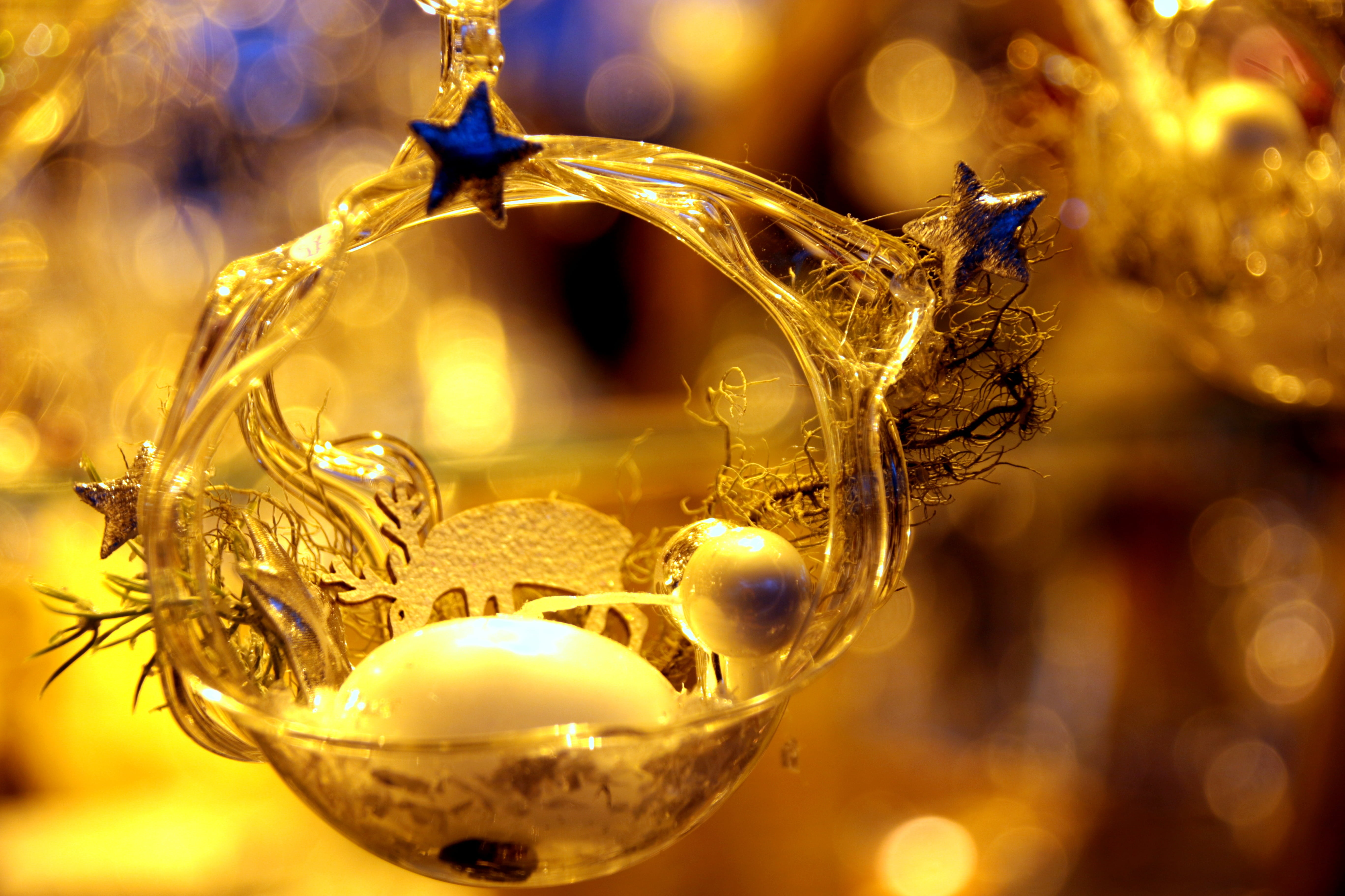 event, selective focus, decoration, bright, day, festive, crystal, glow, food and drink, 5K, colorful, shiny, snow, christmas ornament, christmas, illuminated, HD Wallpaper