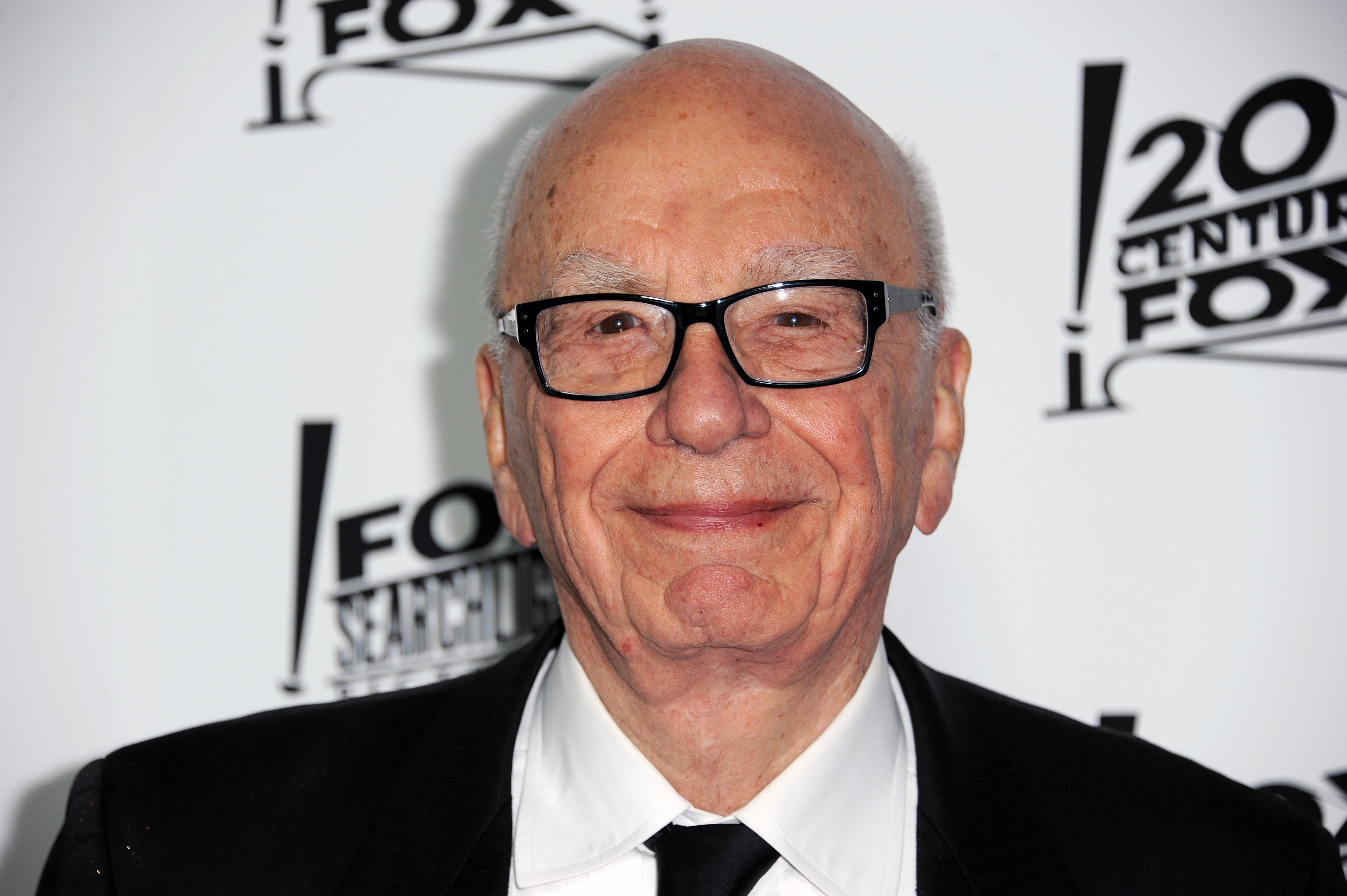 real people, premiere, media mogul, senior Adult, tribeca, glasses, front view, headshot, human Face, framed, eyeglasses, black, business, 4K, smile, males, HD Wallpaper