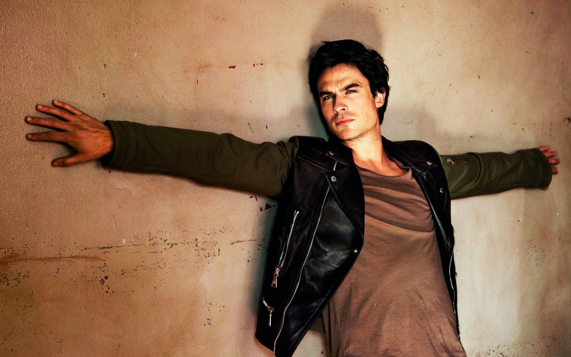 somerhalder, one person, young adult, males, indoors, Male celebrities, hollywood, looking at camera, casual clothing, zac, leather jacket, front view, HD Wallpaper