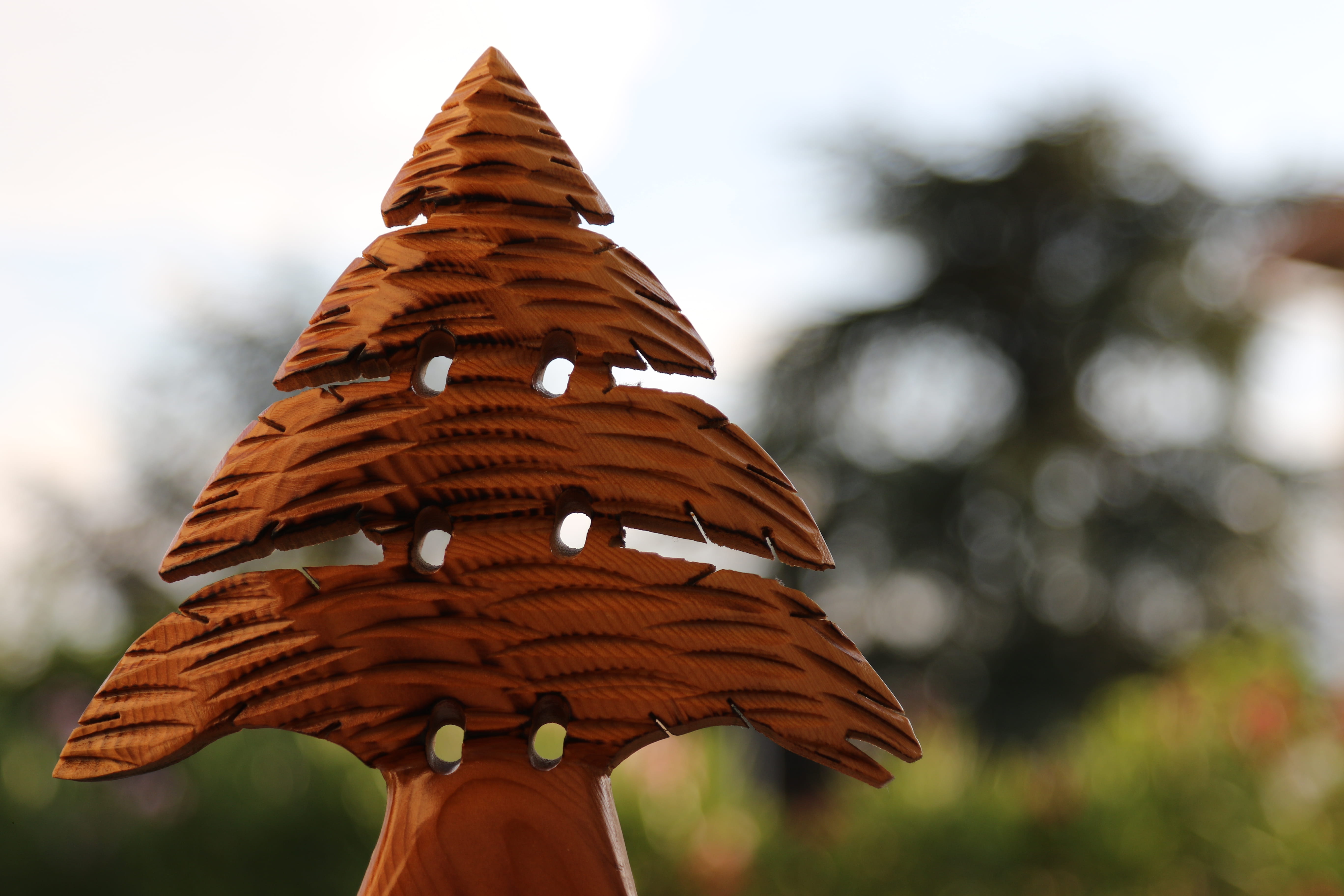built structure, close-up, animal representation, no people, cedar, 5K, day, roof, focus on foreground, creativity, nature, tree, religion, sculpture, HD Wallpaper