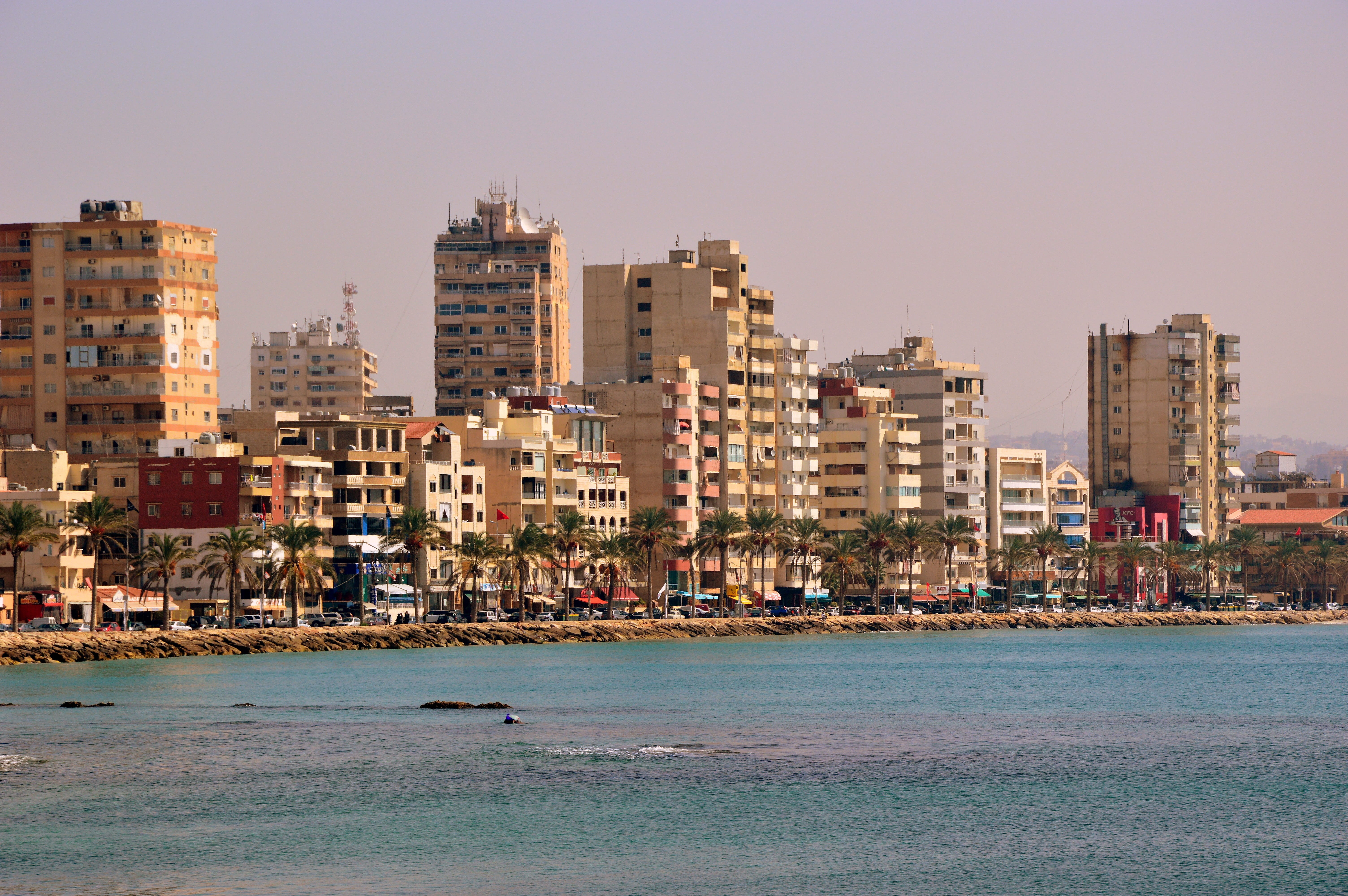 no people, 5K, tyros, apartment, city, beach, sky, water, office building exterior, cityscape, nature, residential district, travel destinations, waterfront, HD Wallpaper