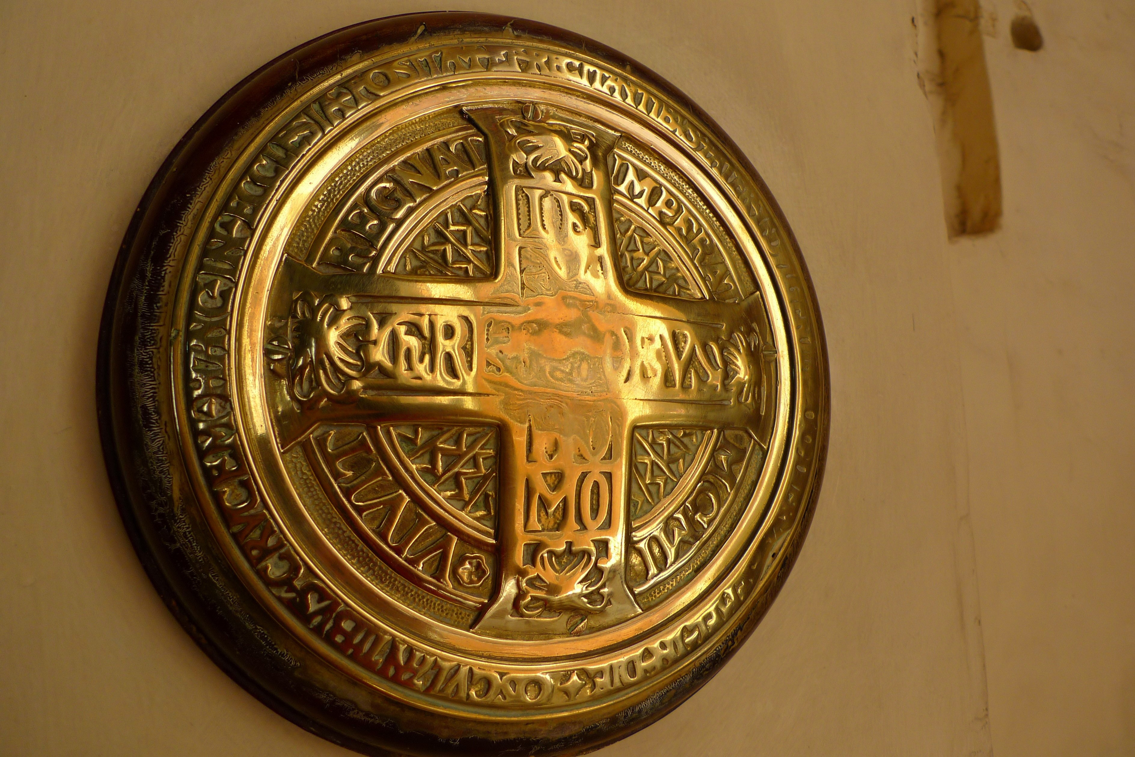 art and craft, malta, craft, circle, gozo, close-up, cross, 2K, business, symbol, finance, christian, gold, wall - building feature, shield, church, coin, HD Wallpaper