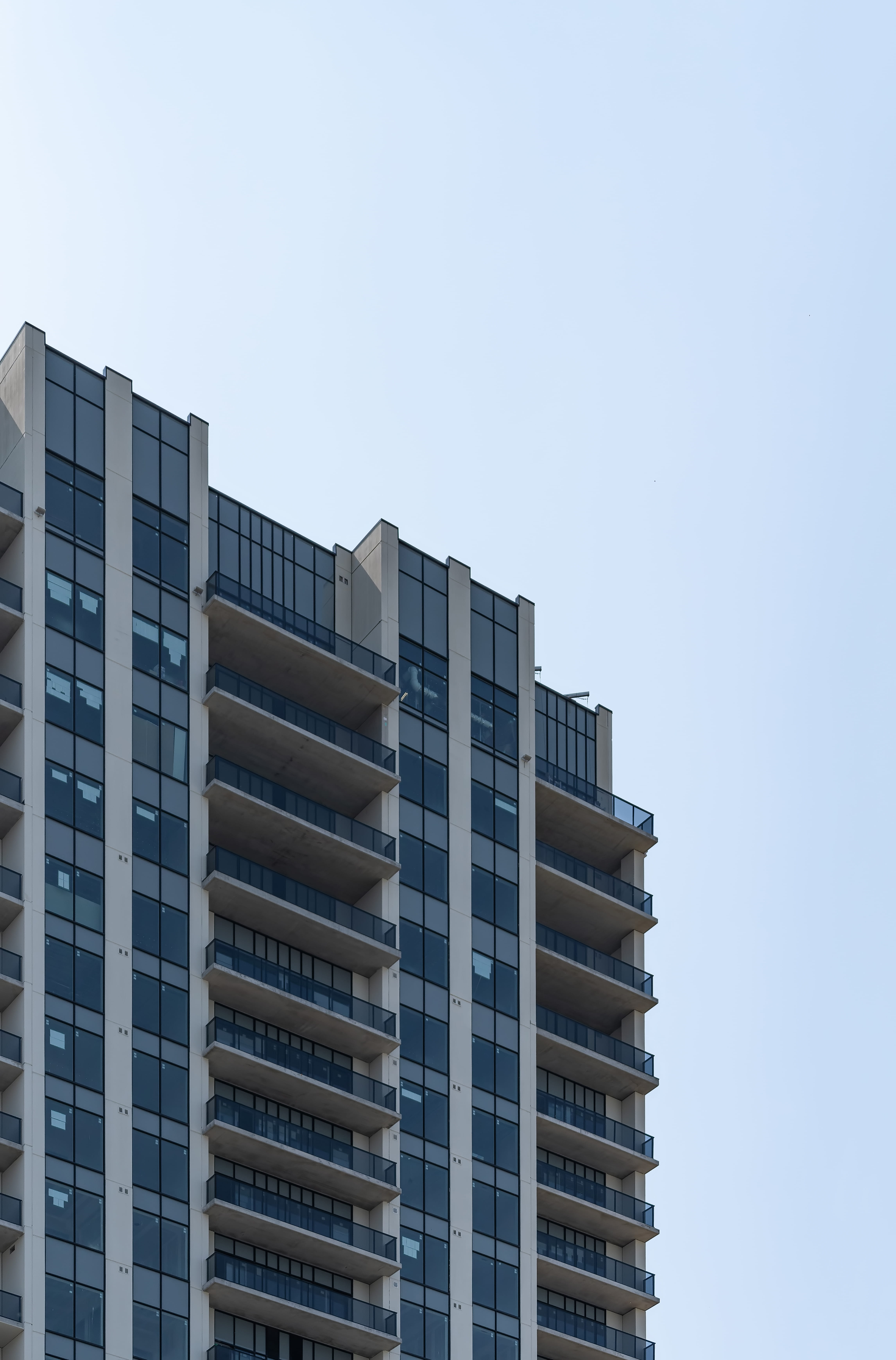 office, balcony, high rise, no people, architecture, sky, day, canada, apartment building, housing, windows, outdoors, low, town, low angle view, downtown, Phone HD Wallpaper
