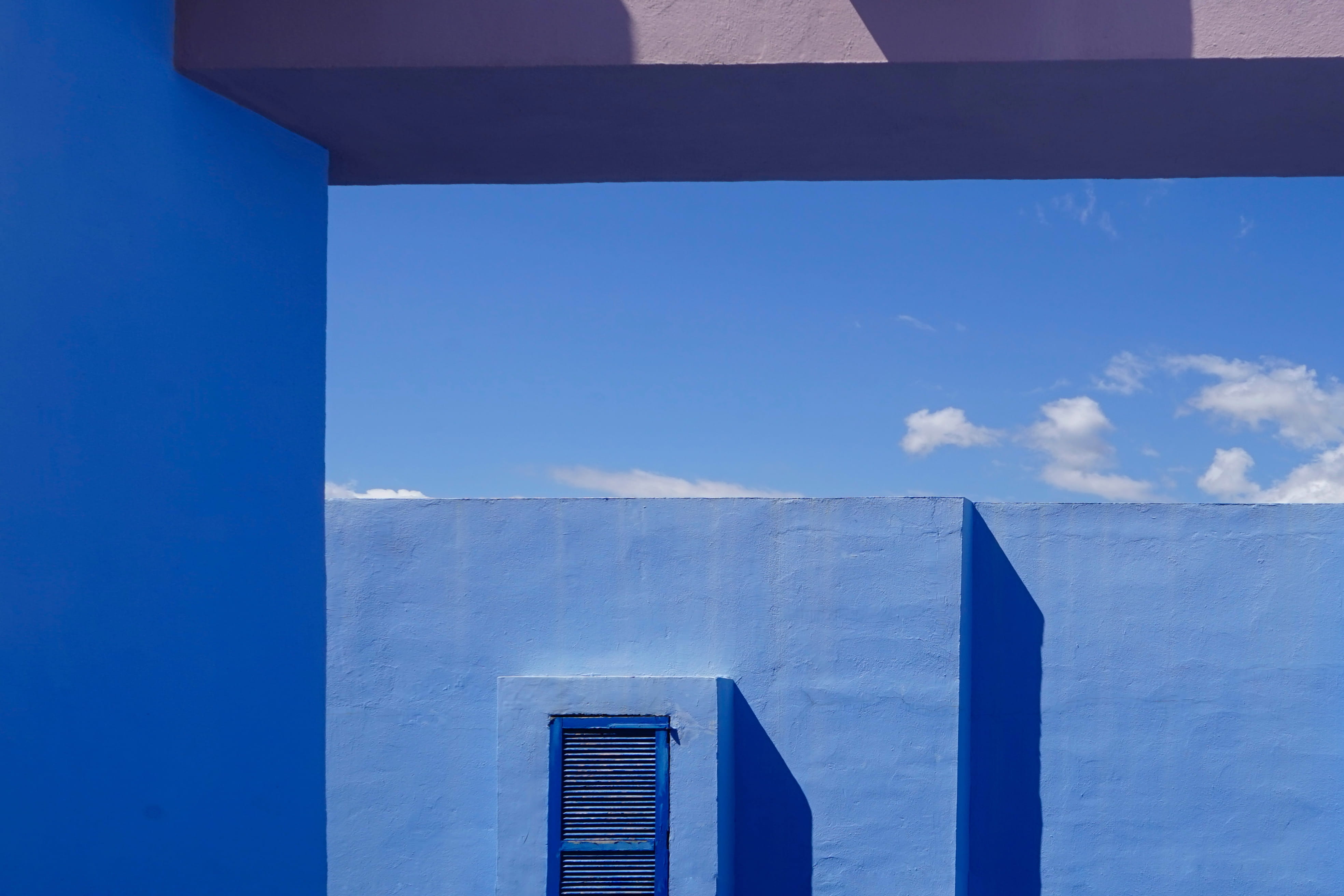 window, wall - building feature, no people, 4K, cloud - sky, home decor, curtain, building exterior, city, architecture, modern, pillar, light, residential district, HD Wallpaper