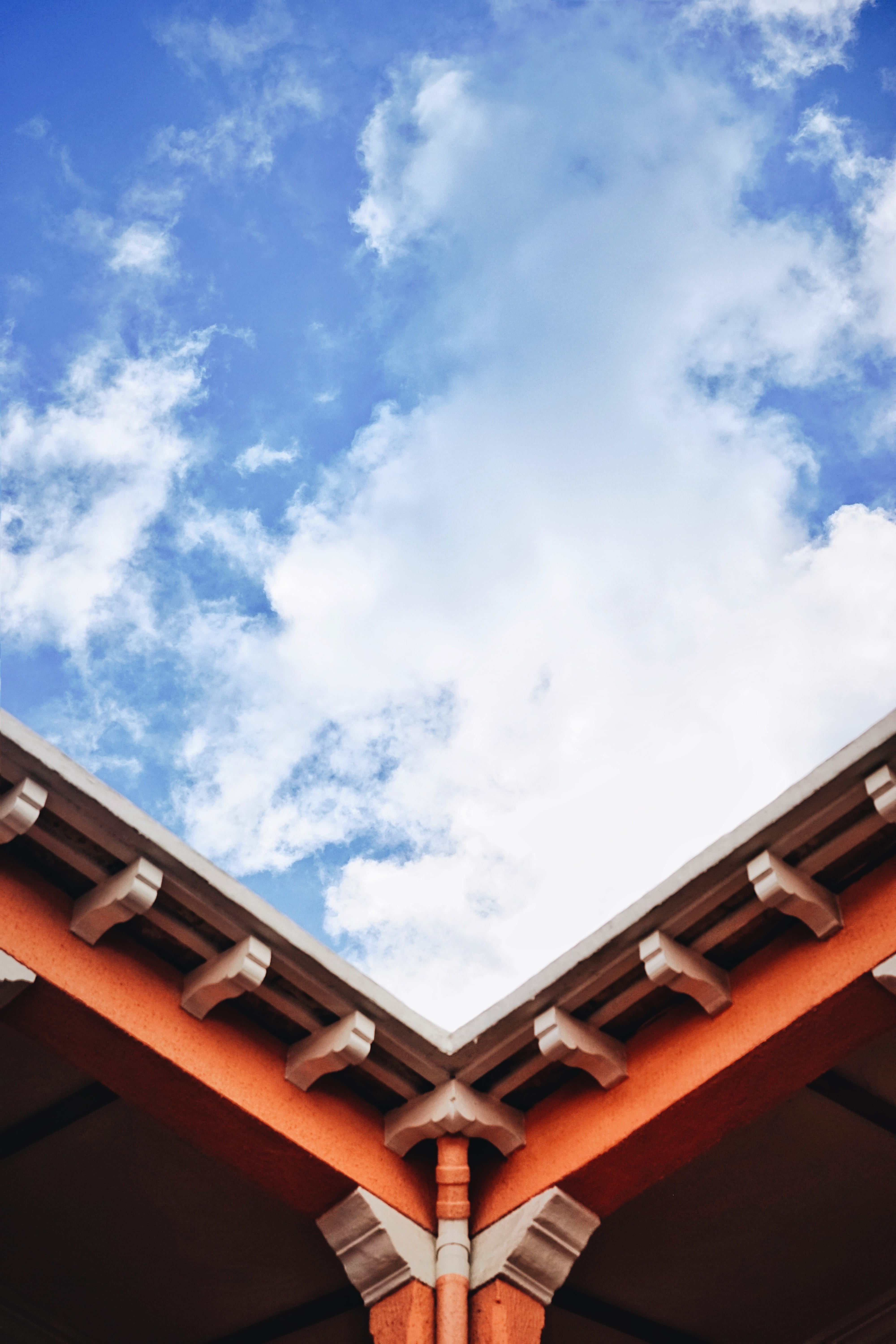 chill, building, sky, rural, low angle view, outdoors, photography, hanging, lighting equipment, blue, high section, no people, orange, window, architecture, Phone HD Wallpaper
