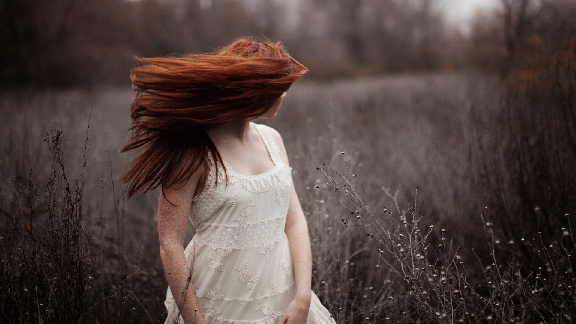 1080P, field, hair, redhead, tousled hair, standing, contemplation, hairstyle, human hair, fashion, young adult, adult, one person, freckles, women, leisure activity, HD Wallpaper