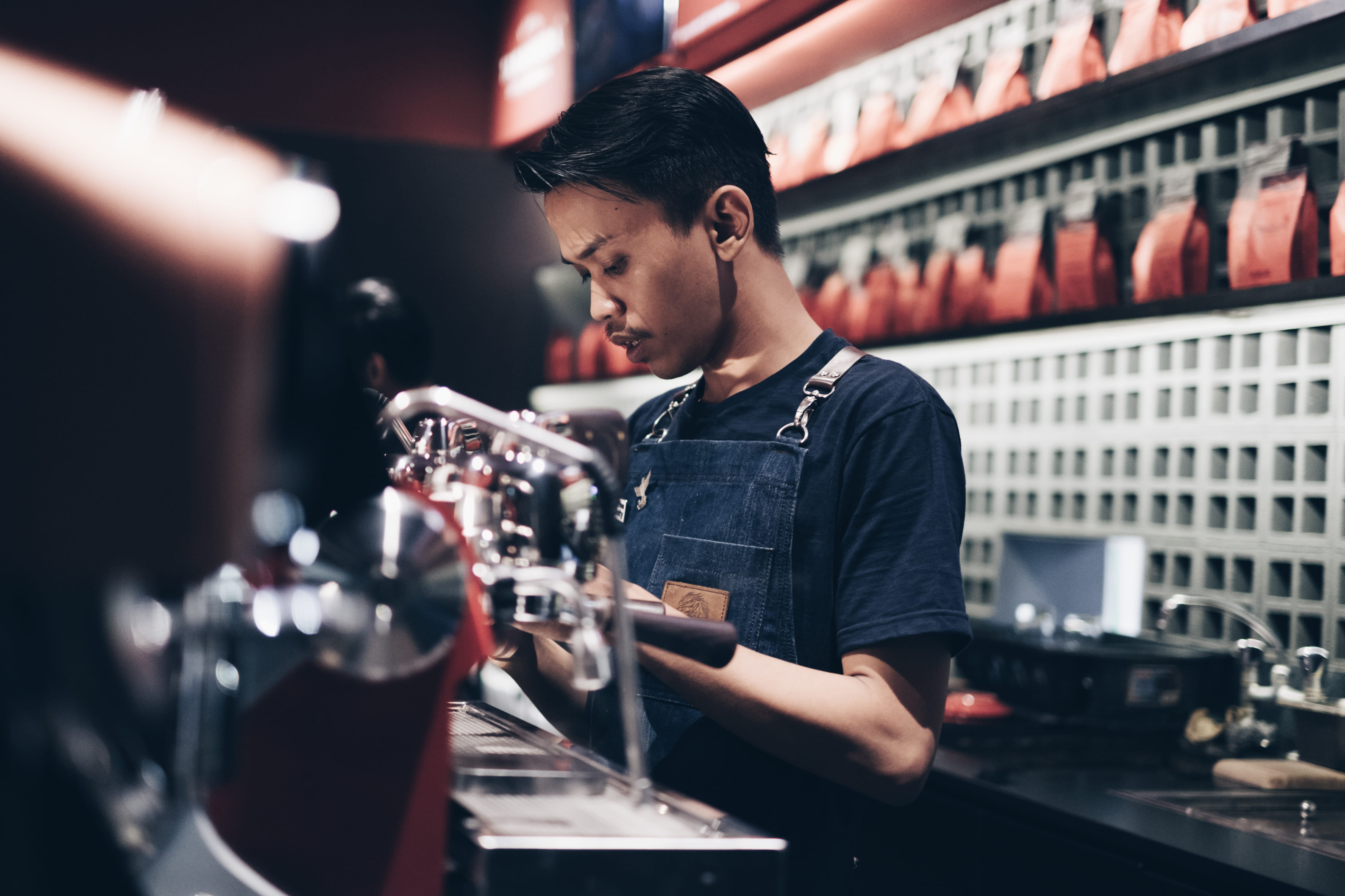 cafe, coffee - drink, wiring, selective focus, goggles, drink, tanamera, indonesia, real people, kota yogyakarta, business, occupation, bartender, working, HD Wallpaper