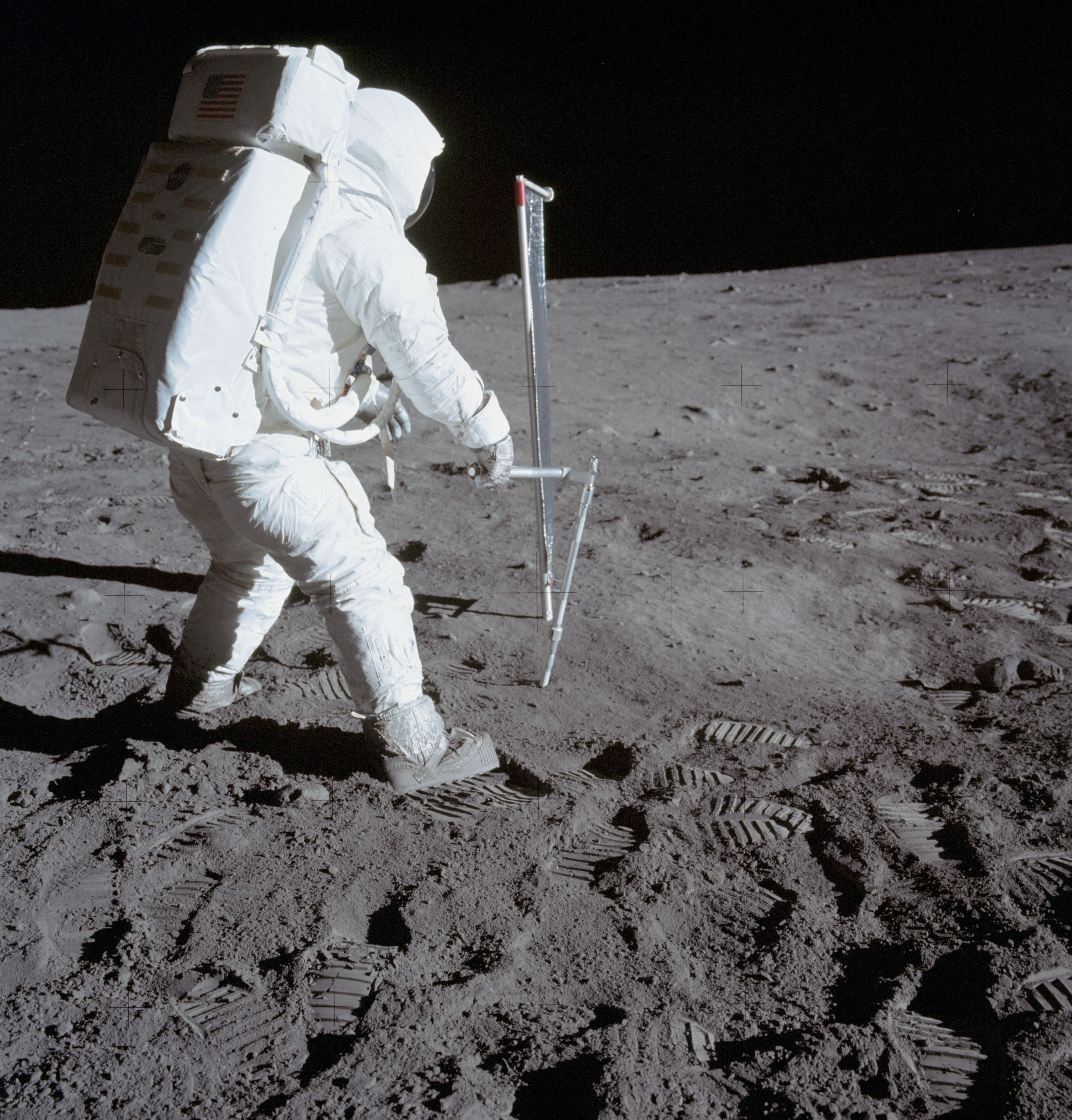 astronaut, Moon, Apollo, 4K, Phone HD Wallpaper
