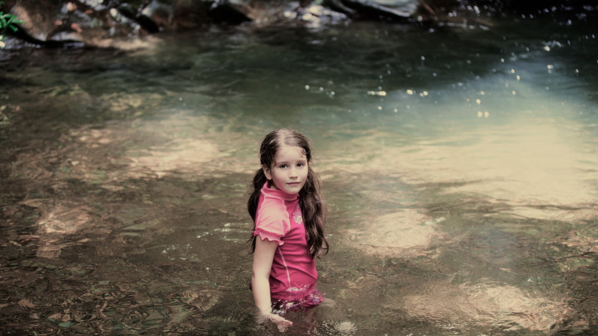 girl, 1080P, women, girls, beauty, land, females, hairstyle, playful, joy, happiness, child, full length, shirt, water, playing, children Only, s, leisure activity, HD Wallpaper