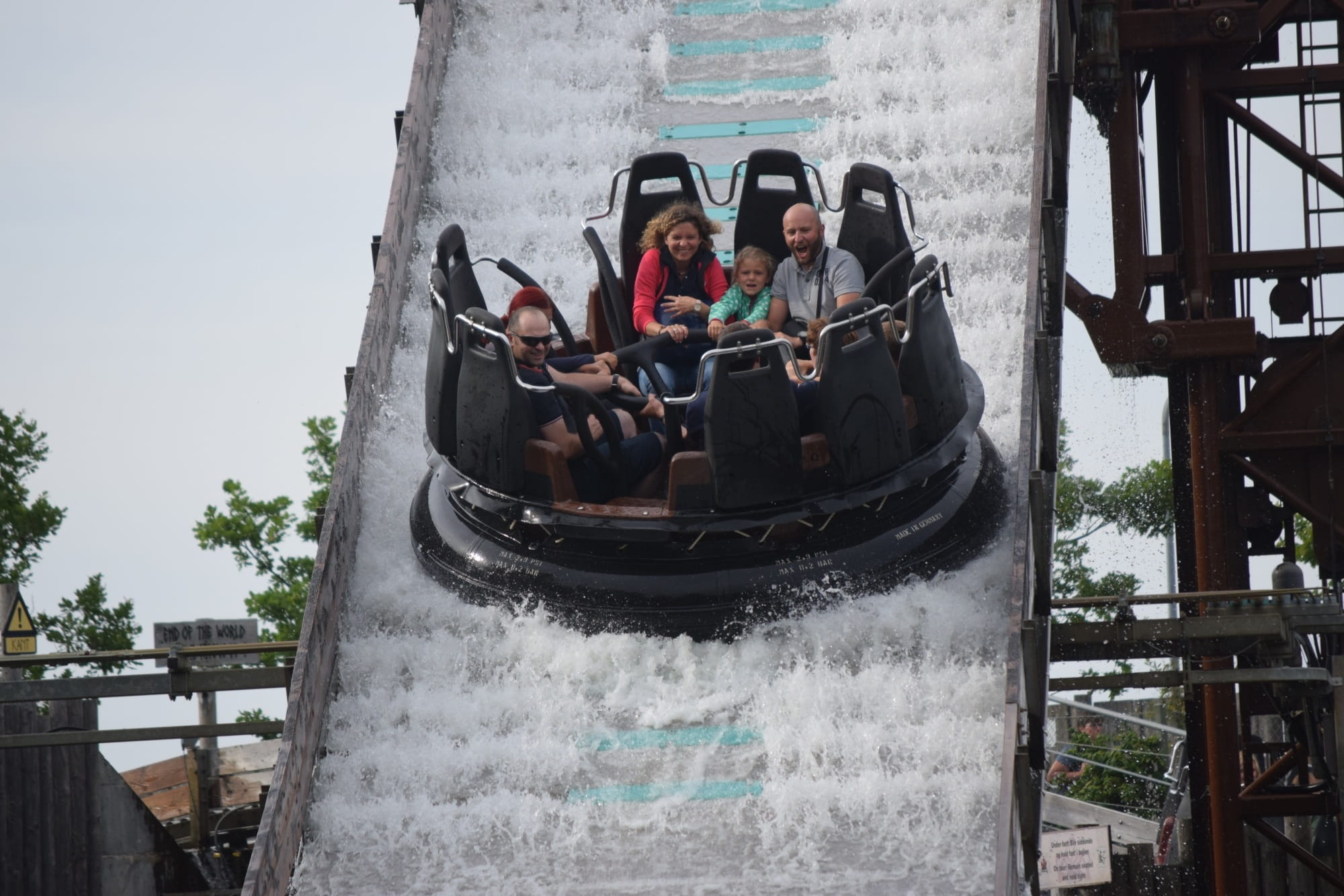 group of people, winter, portrait, water games, Games, people, young women, family, casual clothing, water park, sitting, day out, adult, Denmark, holidays, HD Wallpaper