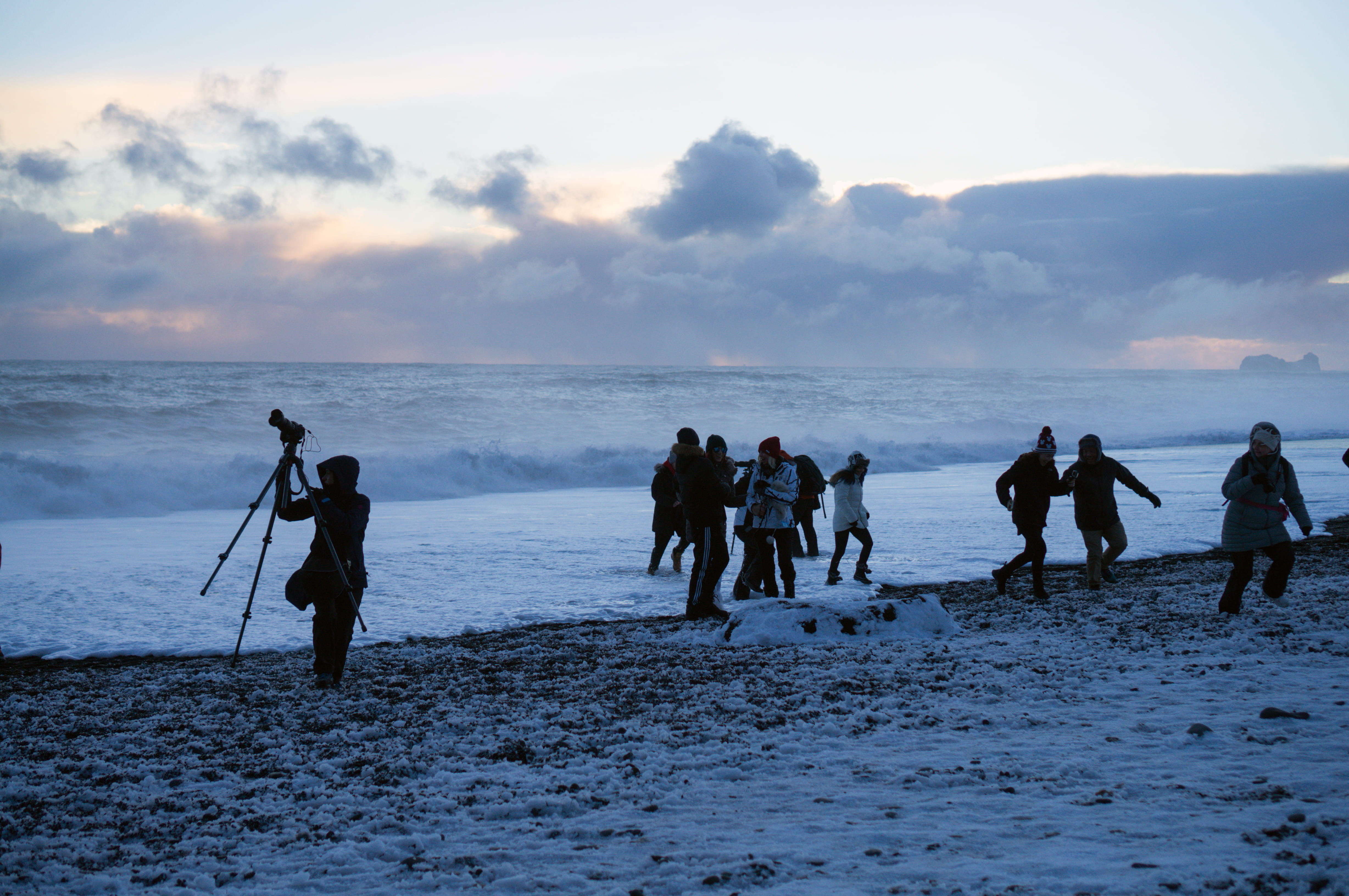 horizon, nature, human, duel, person, silhouette, 4K, outdoors, snow, real people, sky, tripod, reynisfjara beach, horizon over water, photography, people, HD Wallpaper