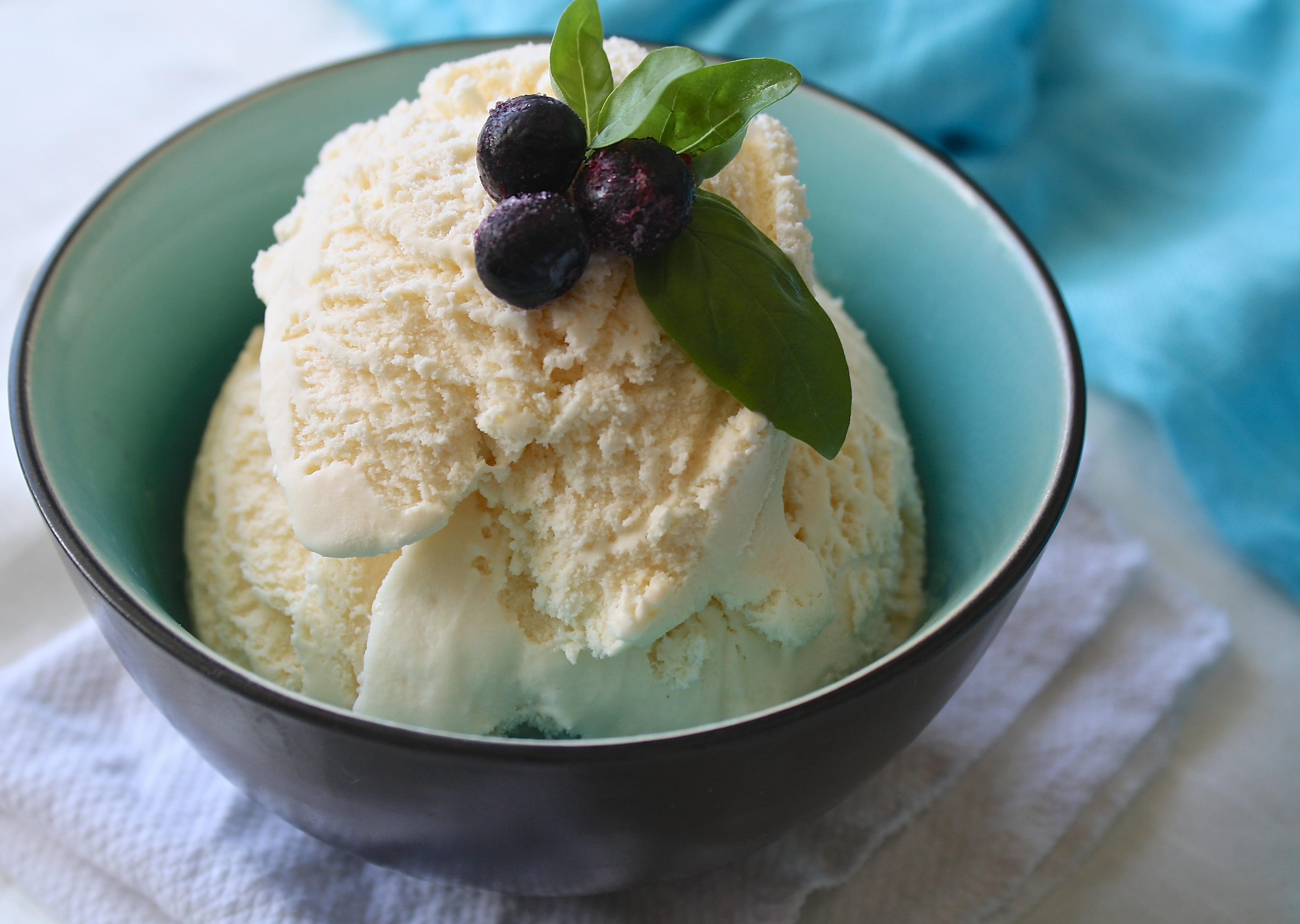 treat, no people, ceramic, ice cream scoop, summer, sweet food, flavor, frozen, natural, ice, vanilla, berry fruit, food and drink, fresh, dairy, fruit, HD Wallpaper