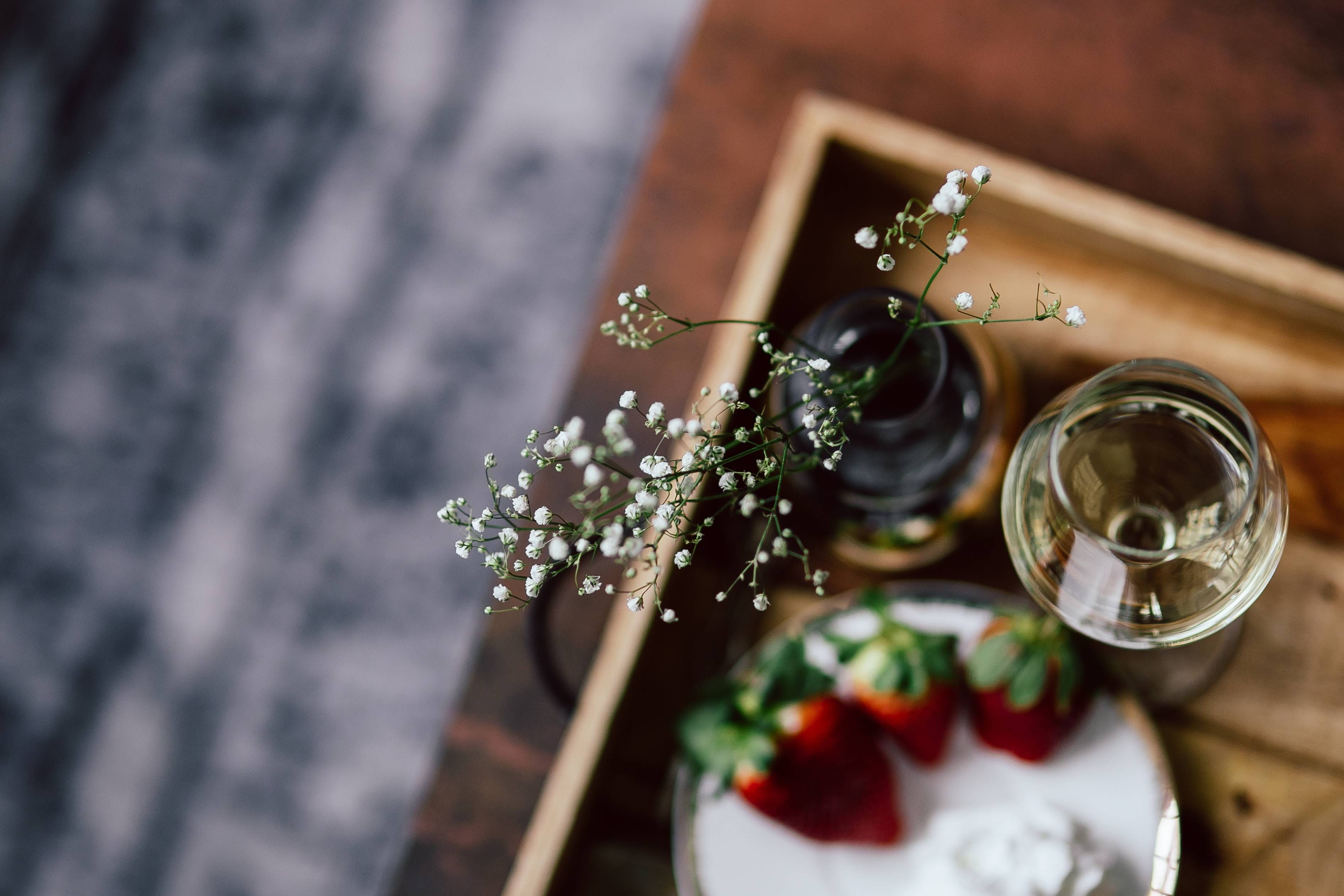 dessert, wedding, freshness, wooden, wellbeing, still life, glass - material, restaurant, sweet, flowering plant, wood - material, wine, selective focus, HD Wallpaper