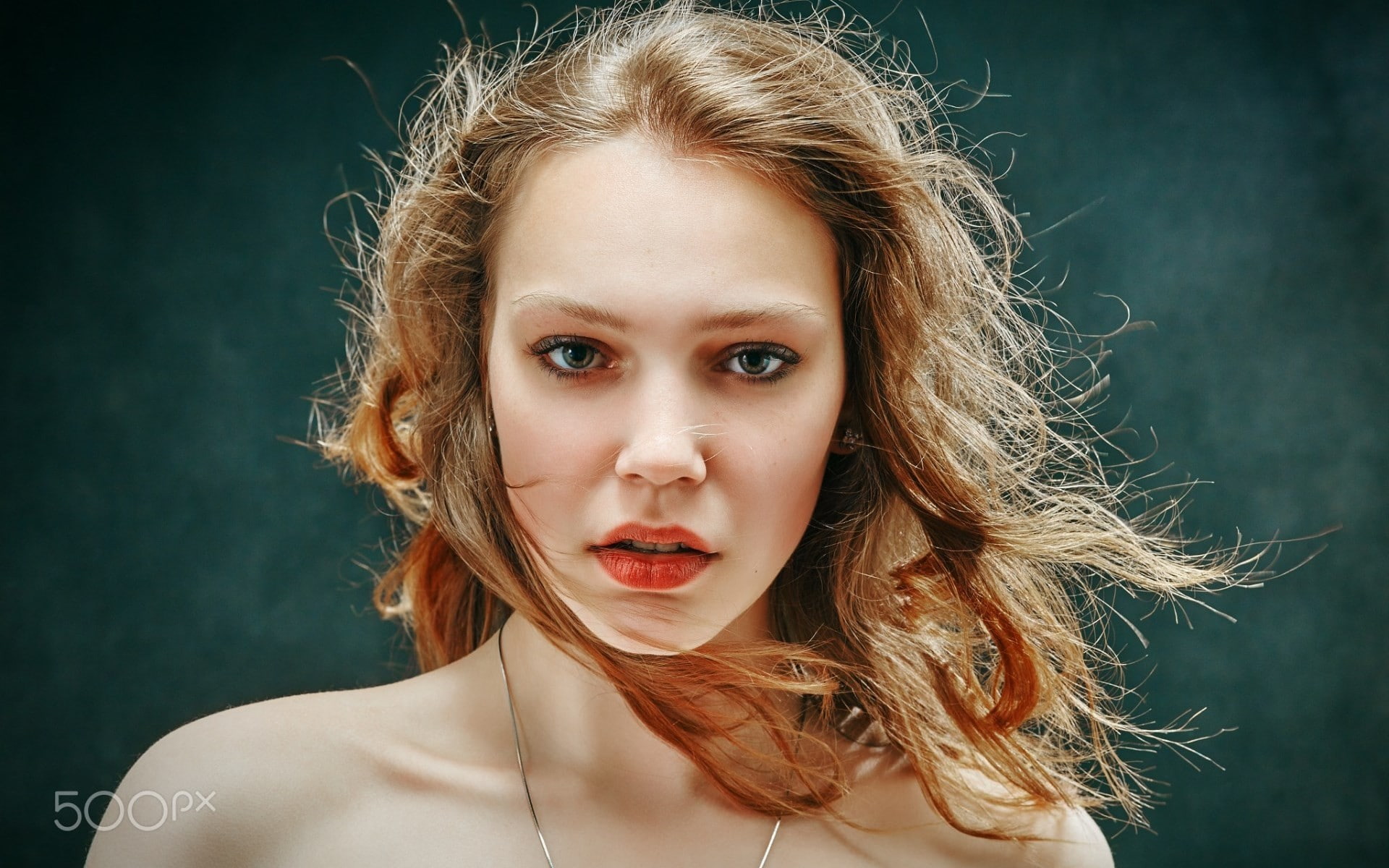 human face, lipstick, one person, portrait, hair, make-up, beauty, studio shot, looking at camera, women, simple background, adult, beautiful woman, hairstyle, HD Wallpaper