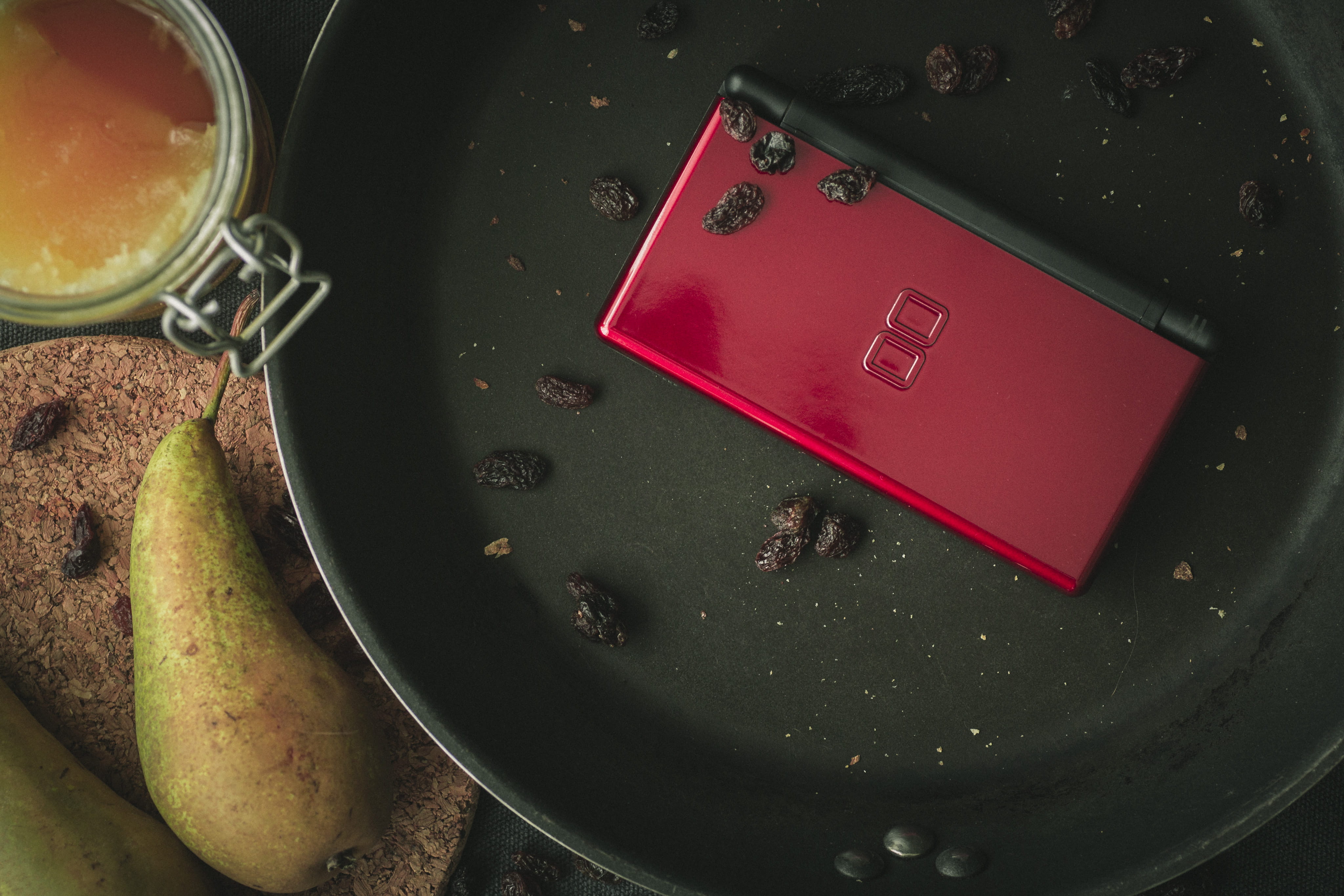 fruit, food and drink, indoors, day, freshness, plate, directly above, red, kitchen, container, warm, pan, nintendo ds, hardware, household equipment, healthy eating, HD Wallpaper