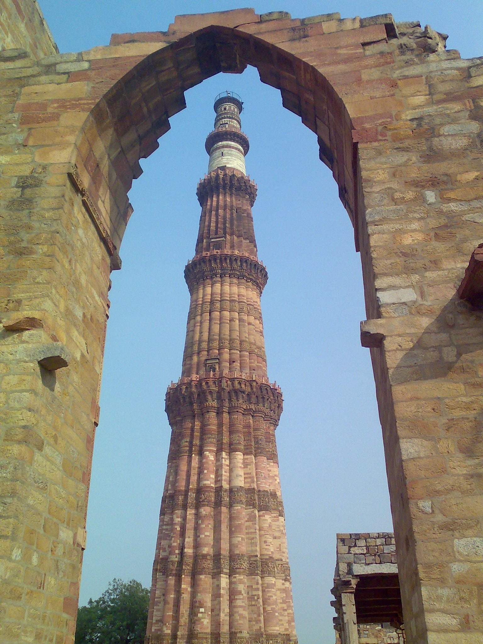 tourism, famous, no people, monument, sky, qutub minar, ancient civilization, the past, religion, 1080P, architectural column, travel, landmark, outside, Phone HD Wallpaper